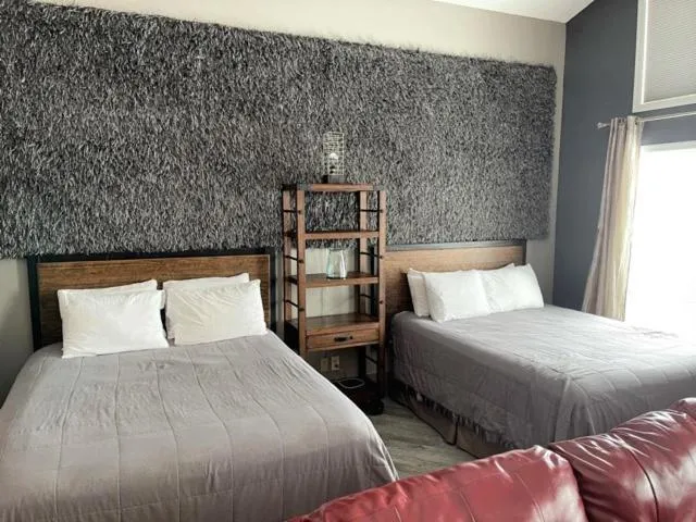 Bed in River Hills Hotel- Mankato