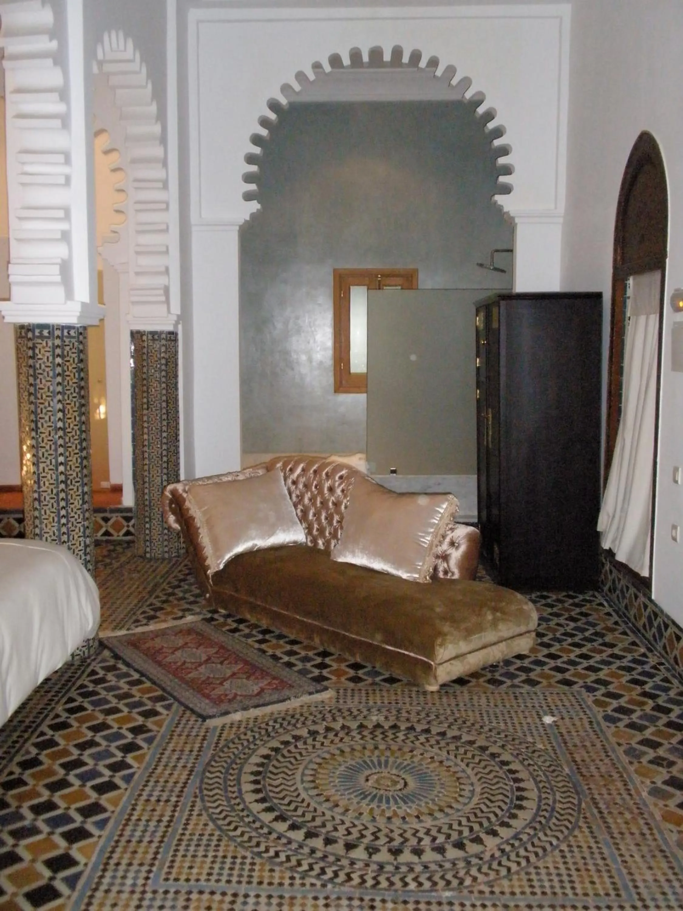 Photo of the whole room in Hotel Blanco Riad