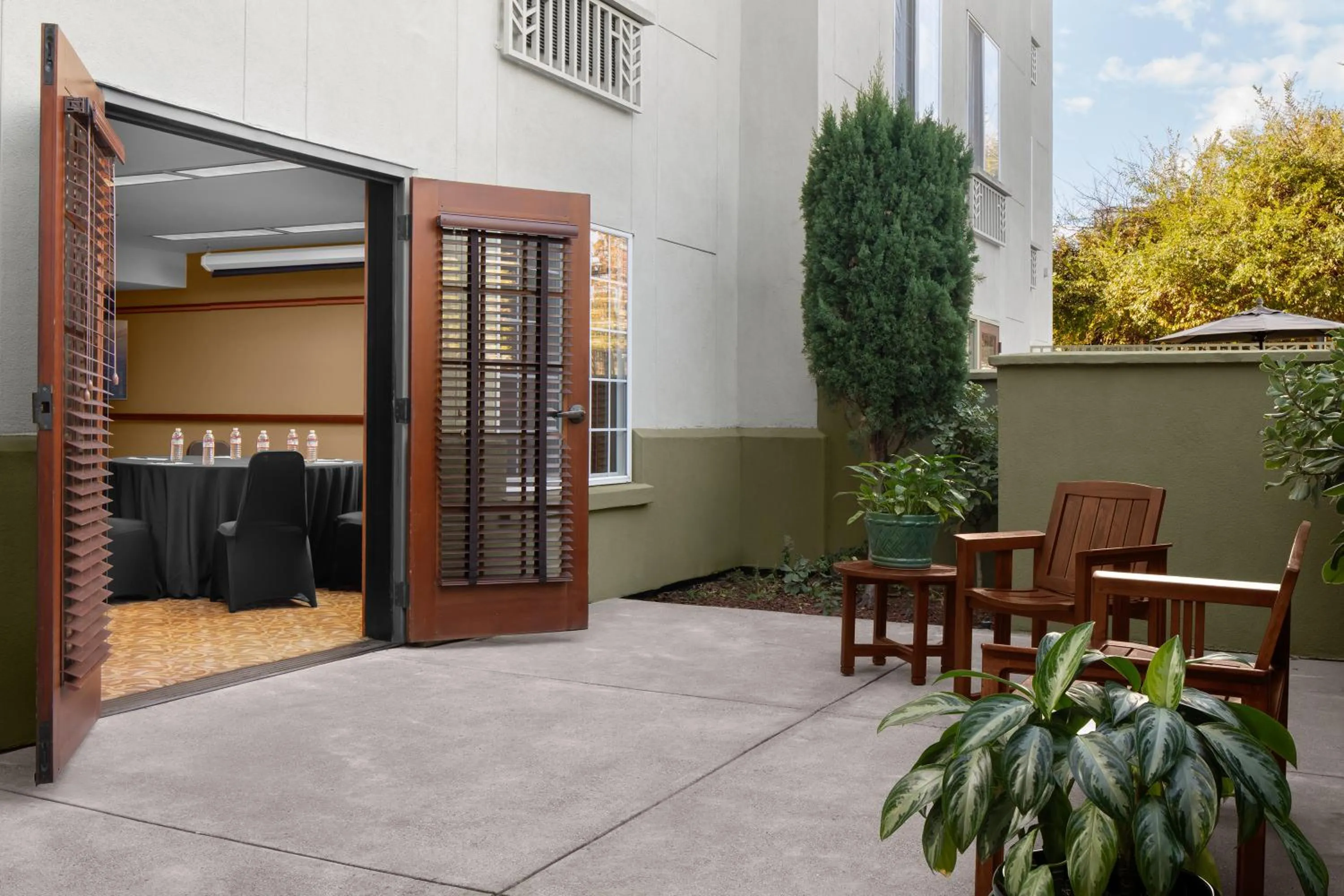 Meeting/conference room in Larkspur Landing Extended Stay Suites Campbell