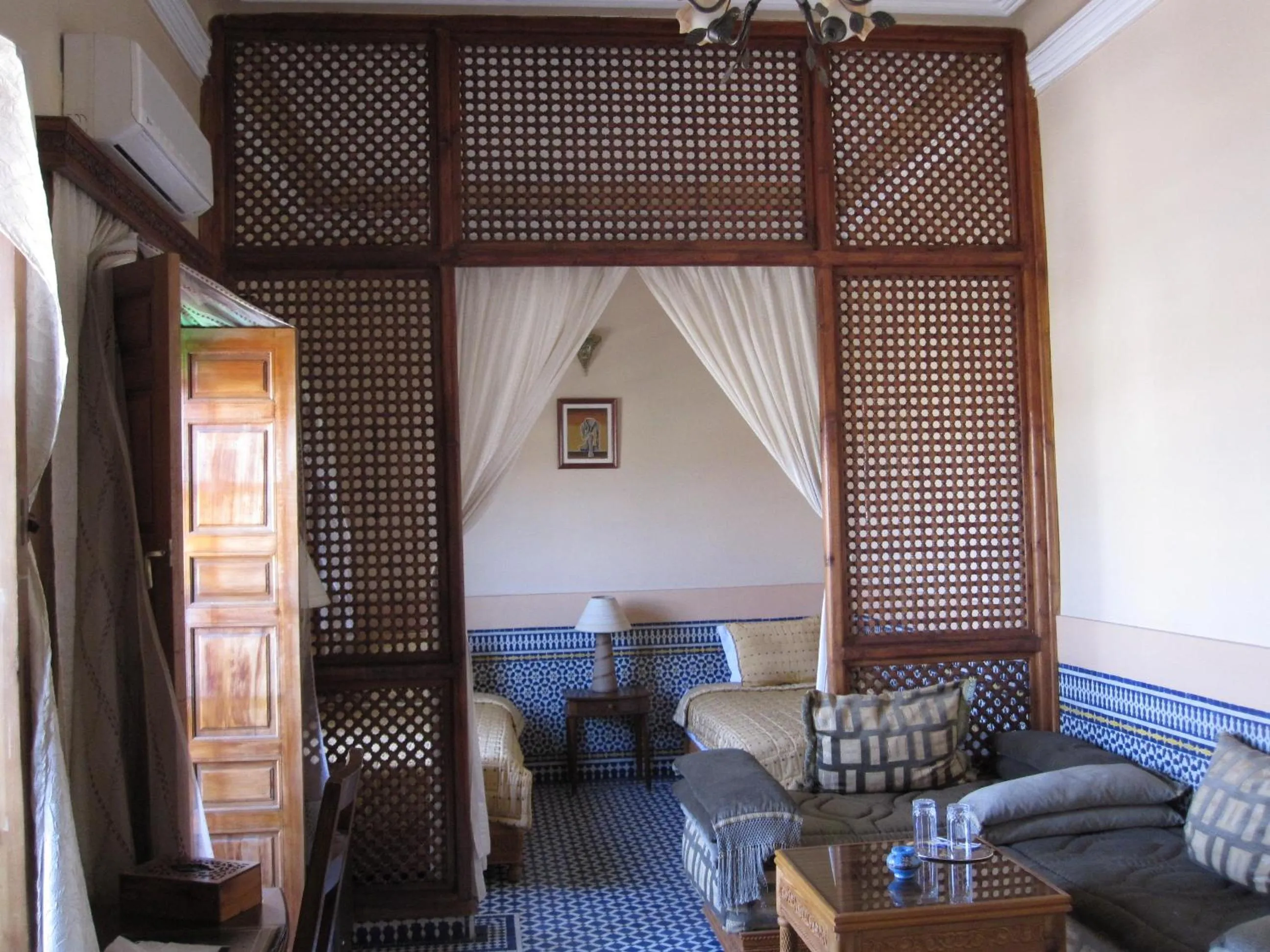Photo of the whole room in Riad Jaouhara