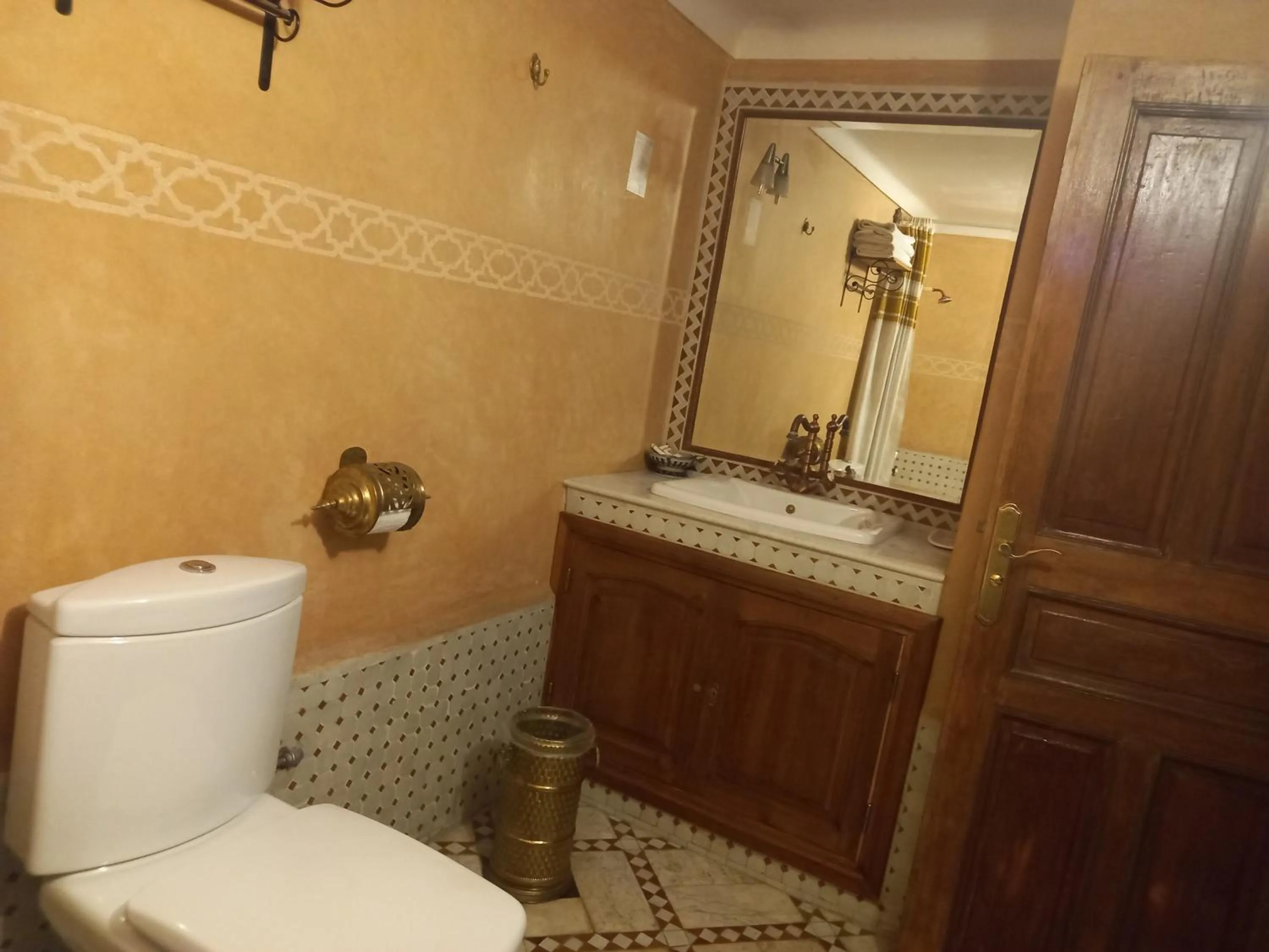 Shower in Riad Jaouhara