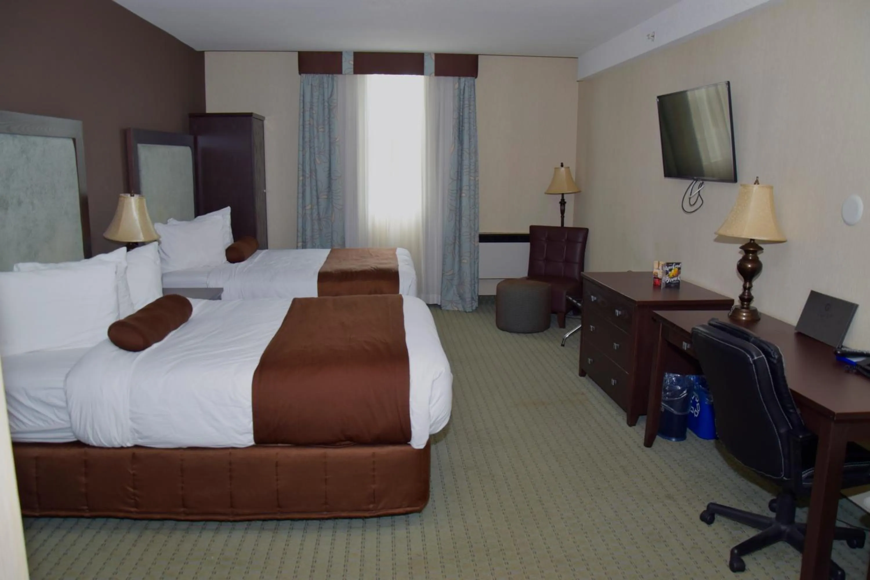 Photo of the whole room, Bed in Coast Lethbridge Hotel & Conference Centre