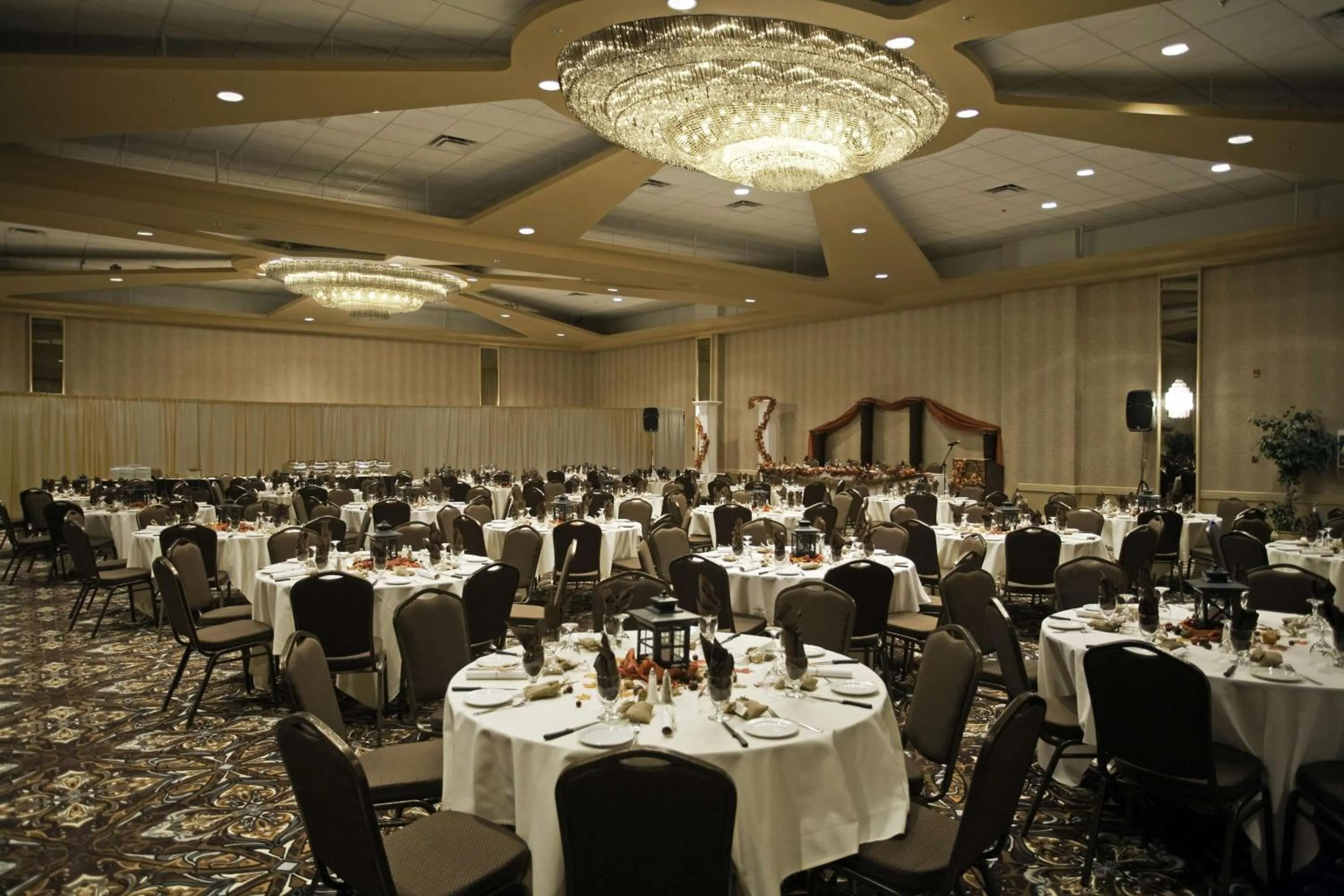 Banquet/Function facilities in Coast Lethbridge Hotel & Conference Centre