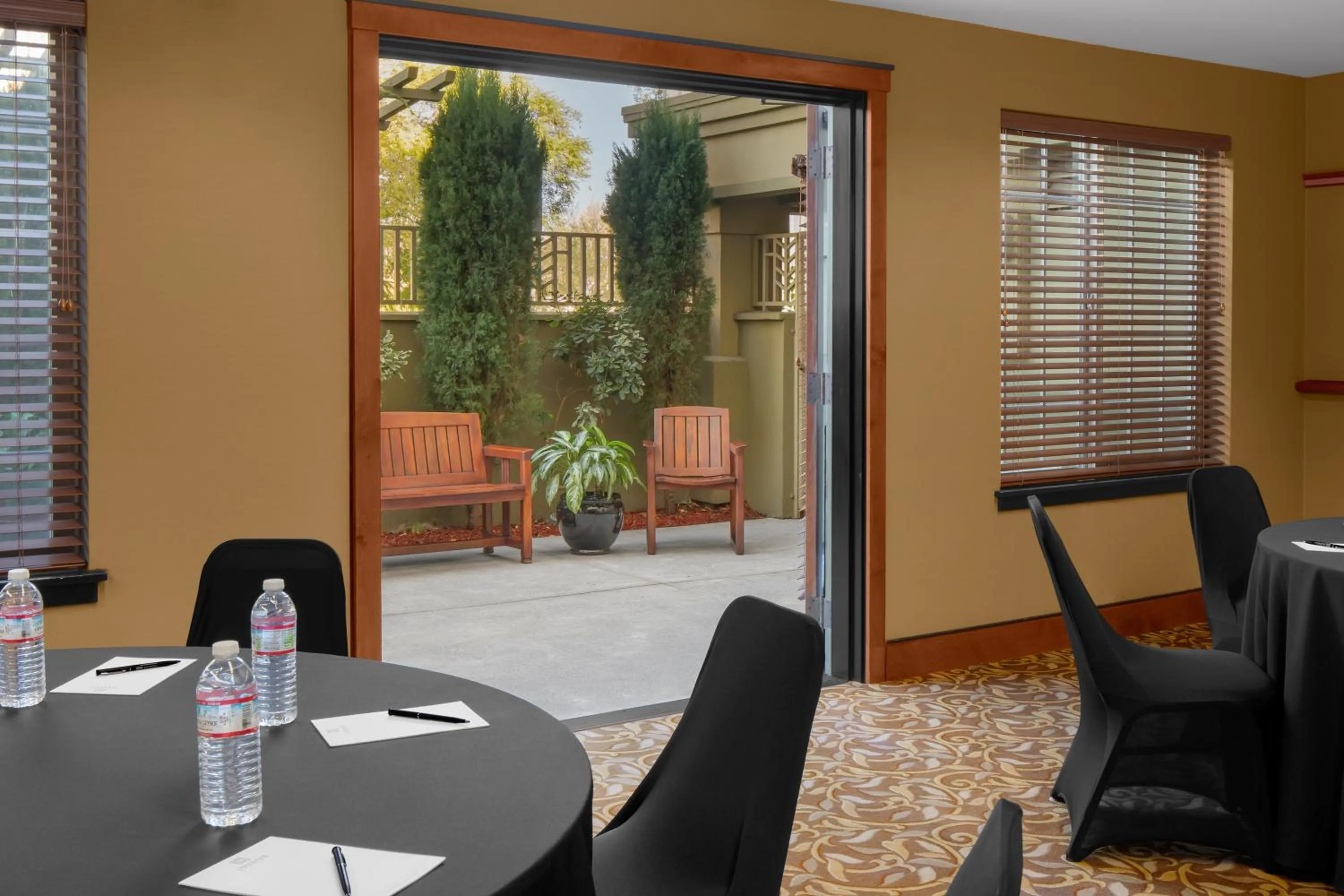 Meeting/conference room in Larkspur Landing Extended Stay Suites Sunnyvale