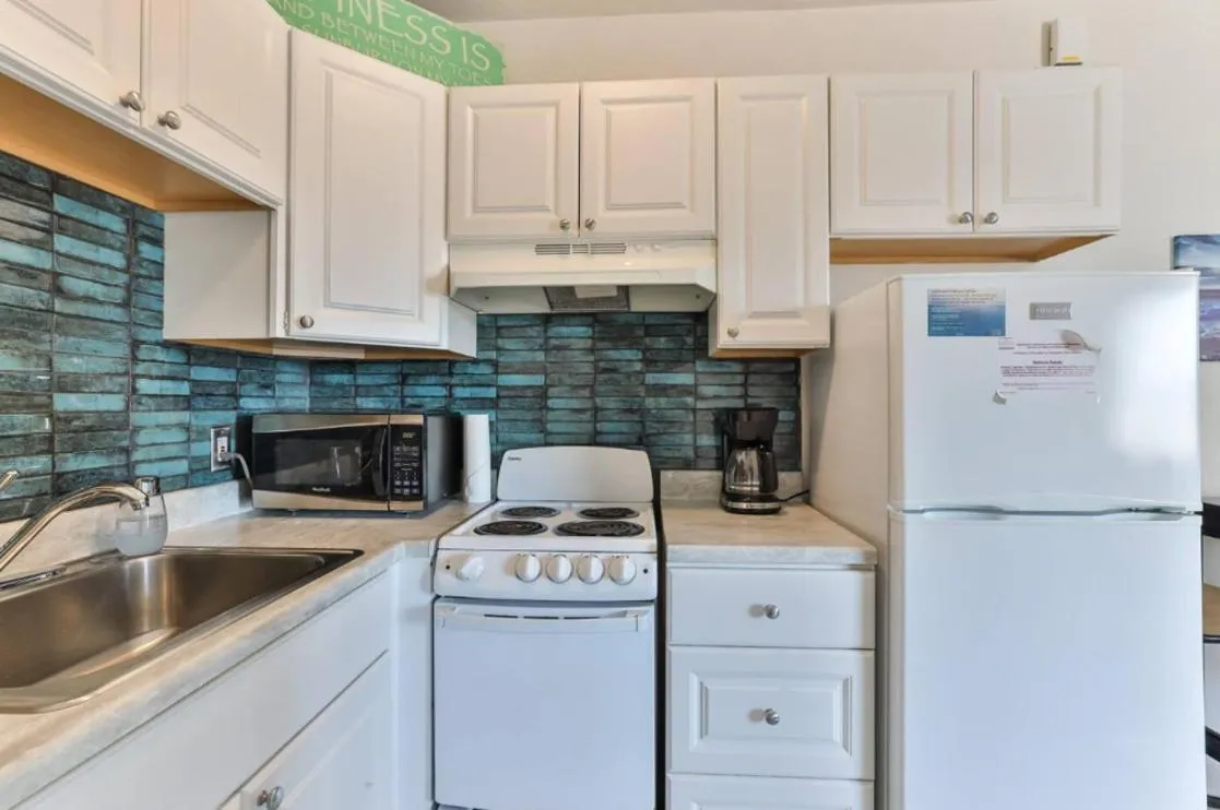 Kitchen or kitchenette in Coastal Waters