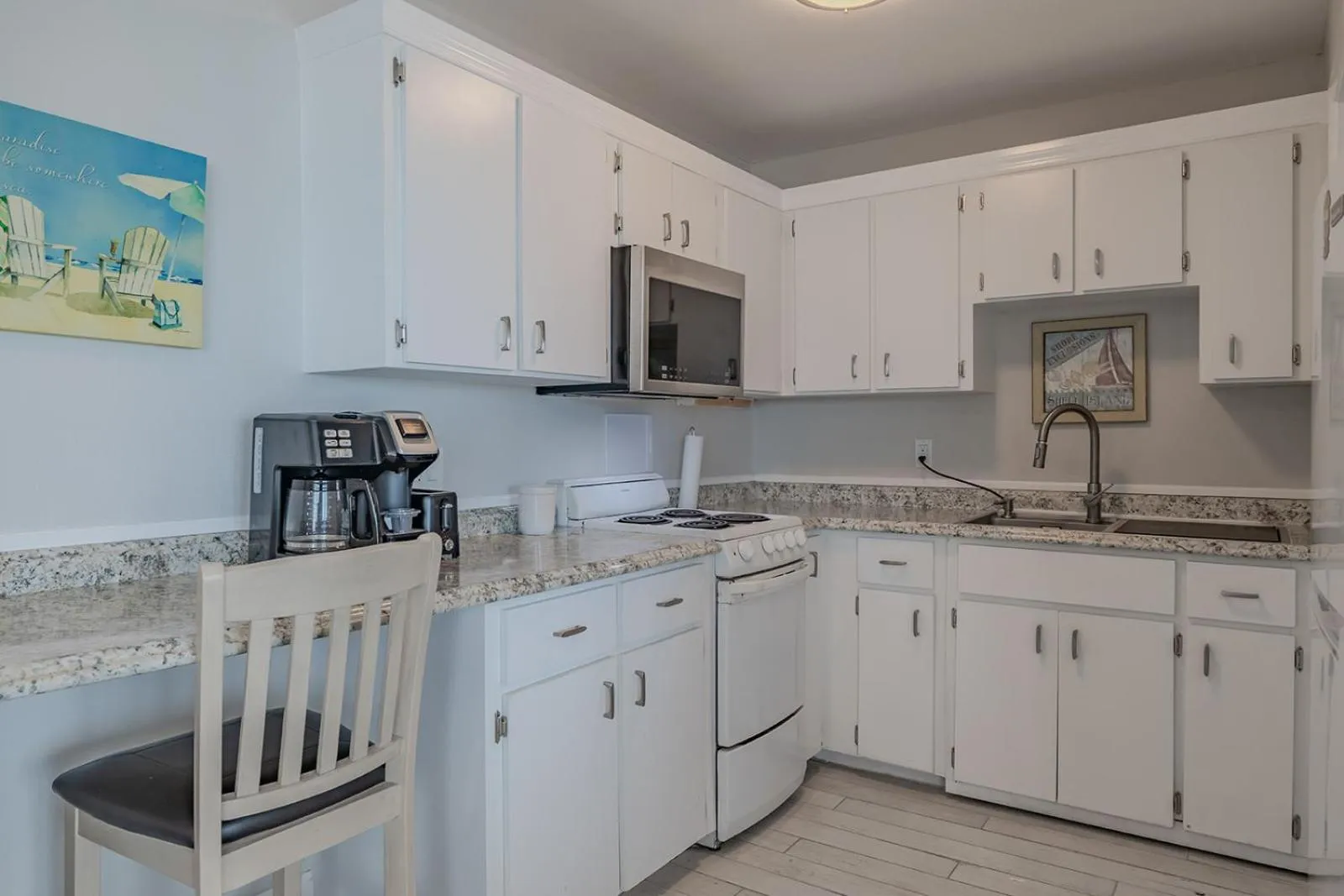 Kitchen or kitchenette in Coastal Waters