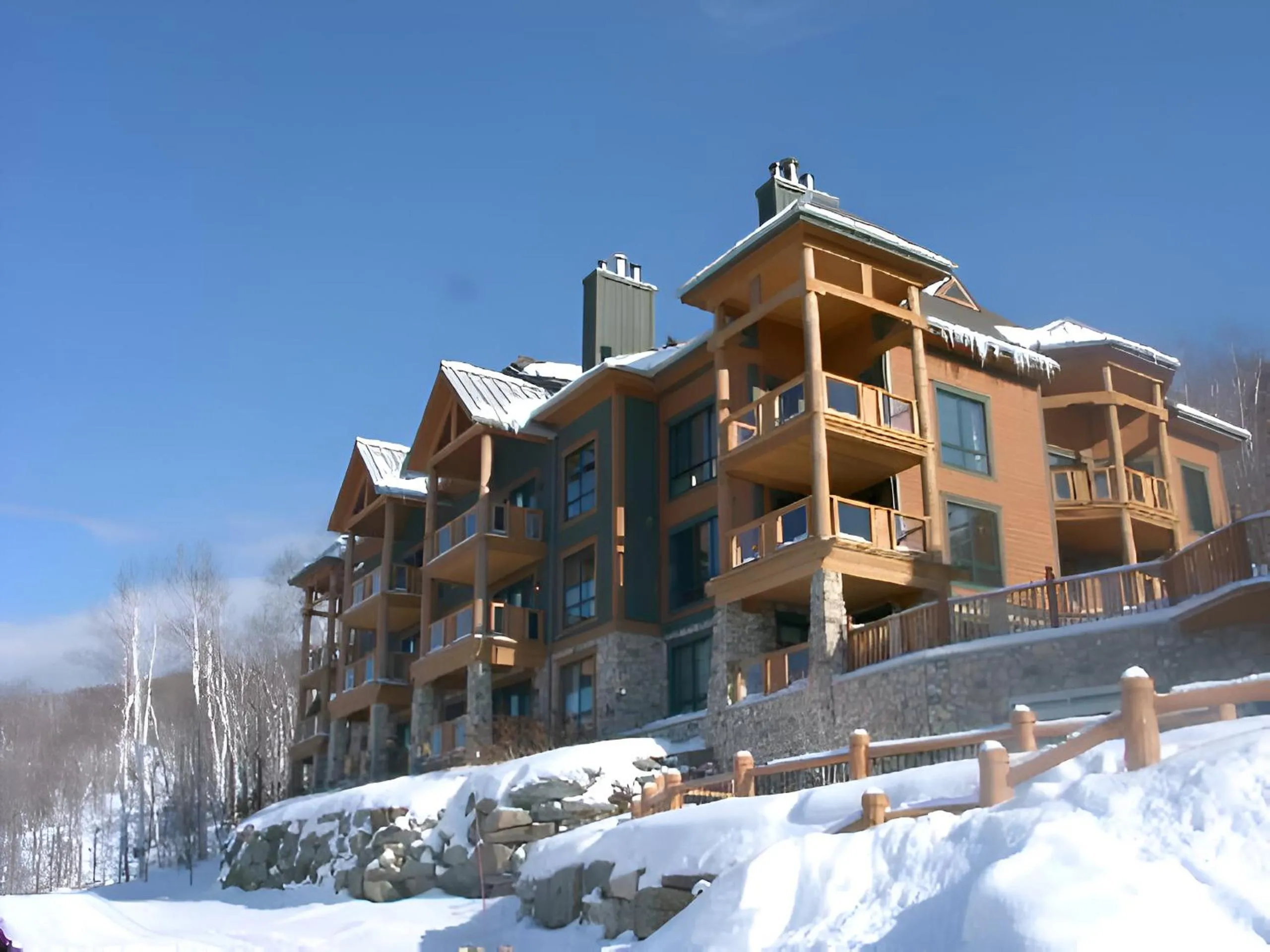 Property building in Luxurious Equinoxe Ski-in/Ski-out