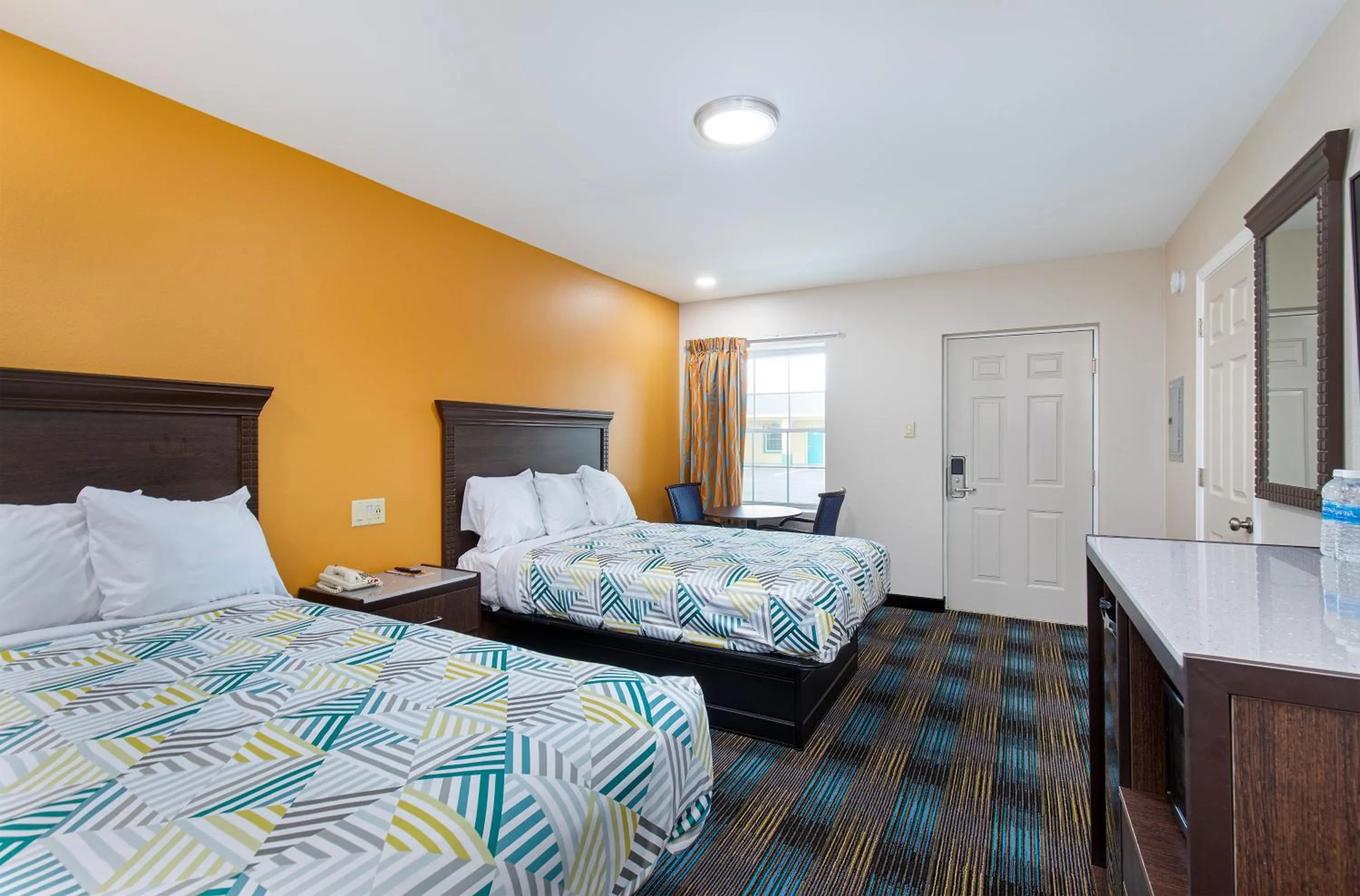 Bed in Cardinal Motel Bowling Green