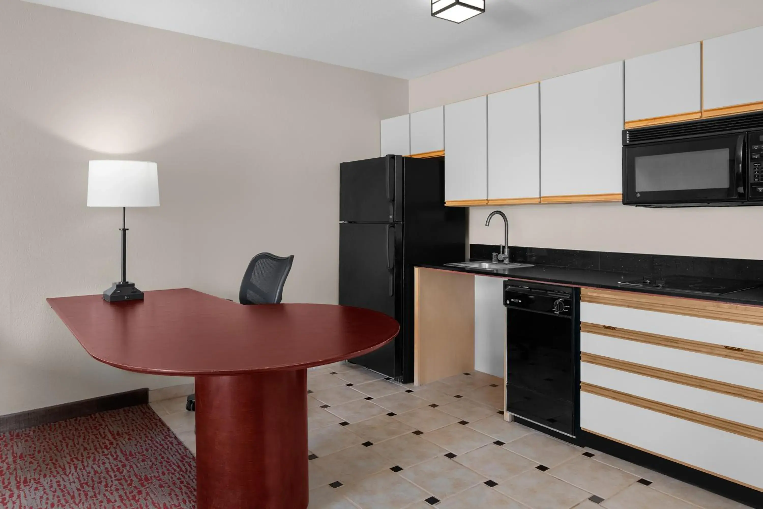 Executive Suite - Disability Access in Larkspur Landing Extended Stay Suites Hillsboro Executive Suite - Disability Access in Larkspur Landing Extended Stay Suites Hillsboro