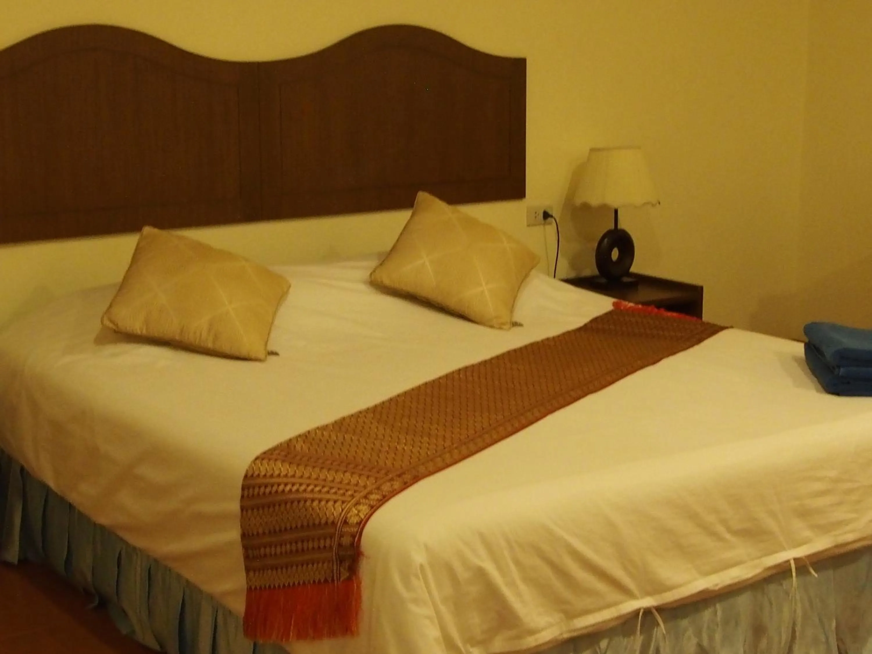 Bed in Harry's Bungalows