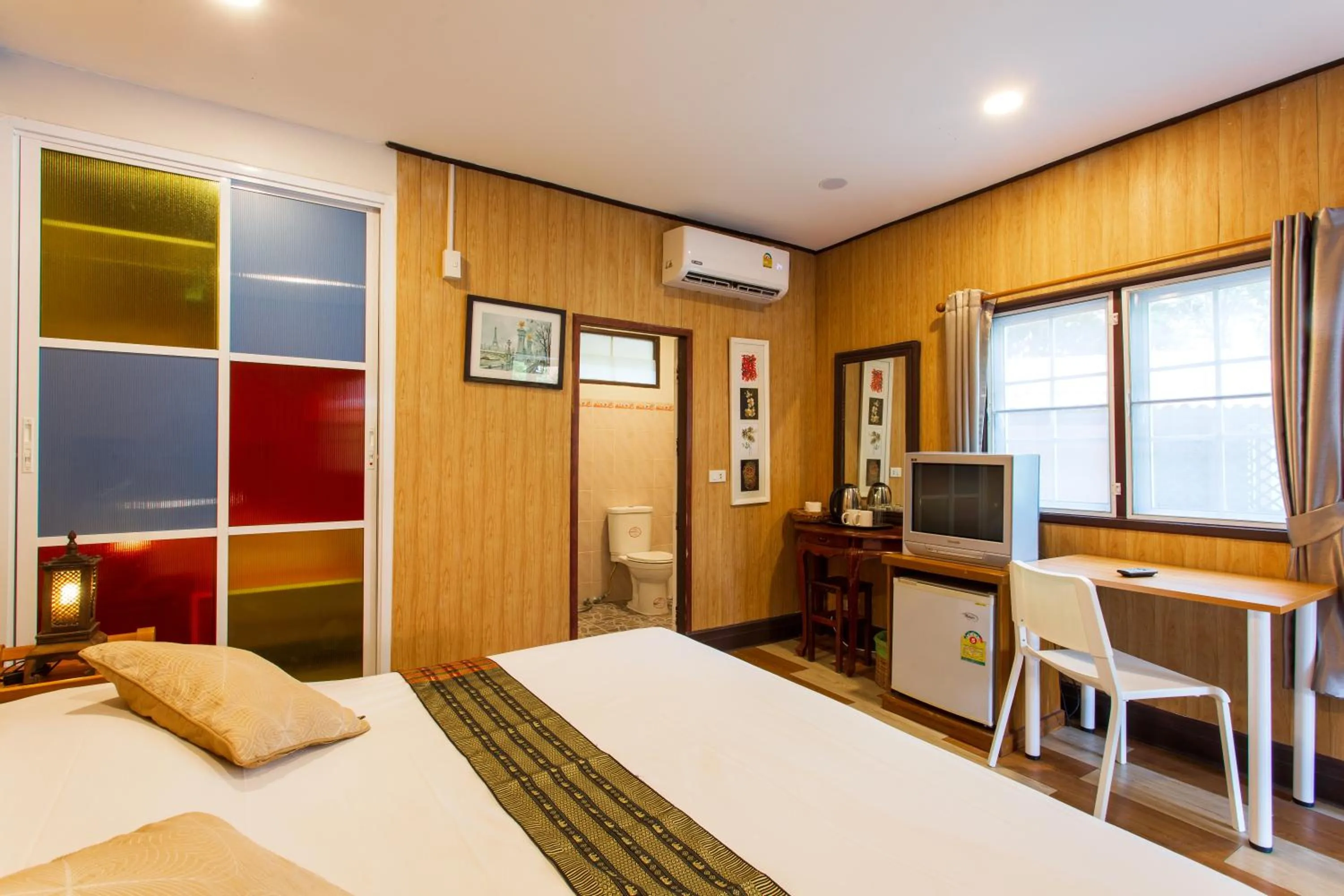 Bed in Harry's Bungalows