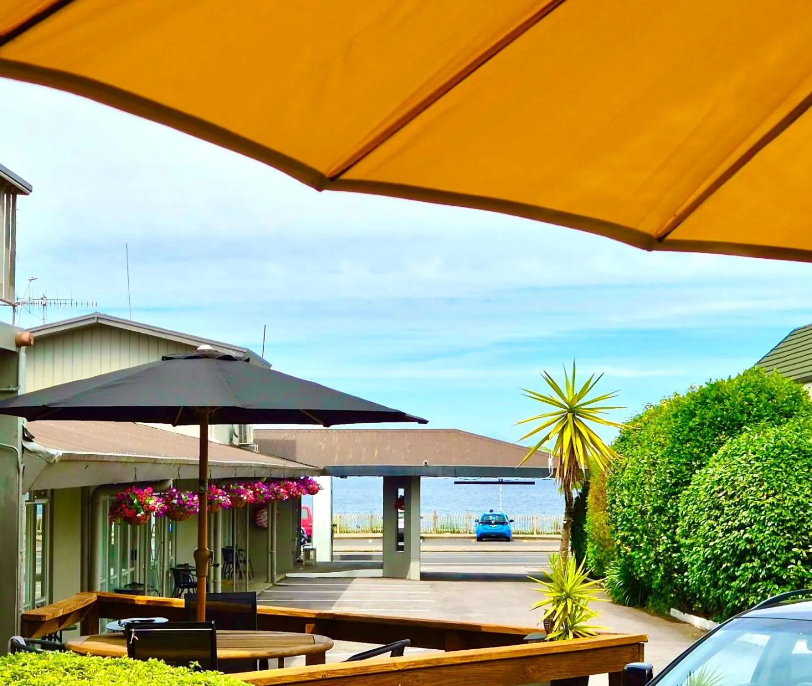 Absolute Lake View Motel