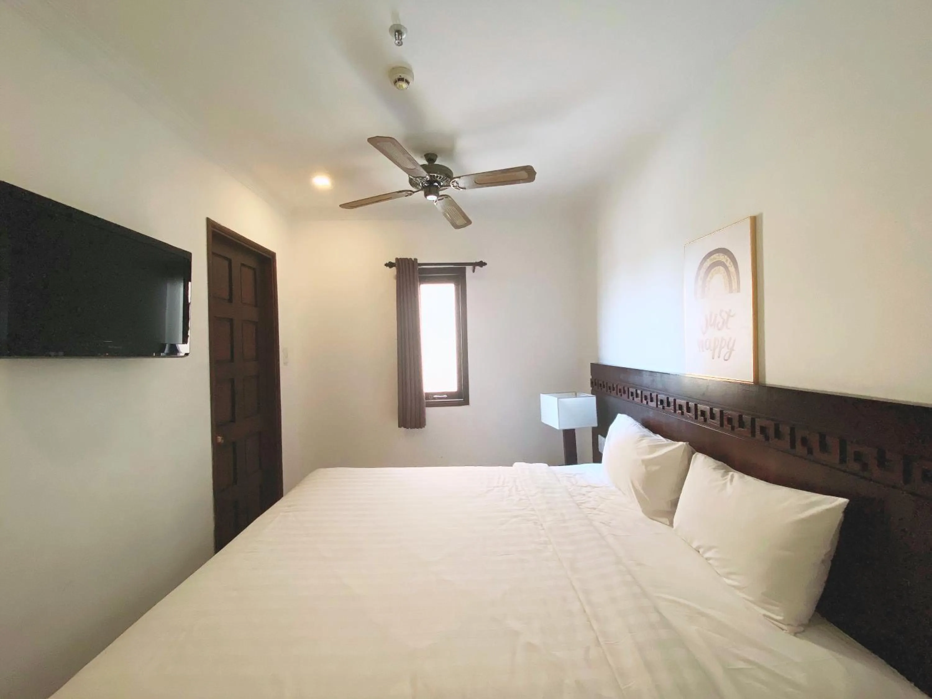 Bed in Zenta Sea View Hotel