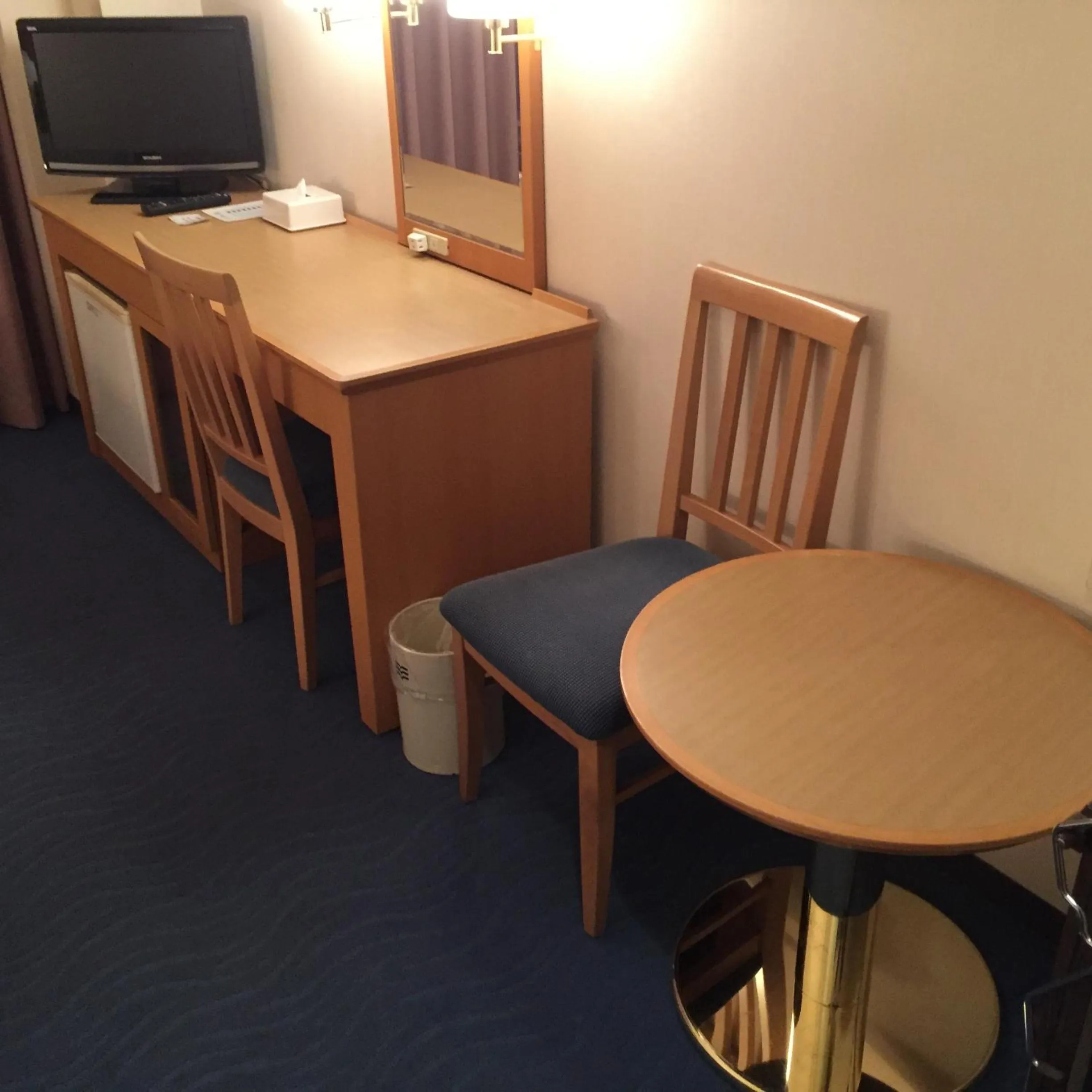 Communal lounge/ TV room in Hotel Crown Hills Kofu
