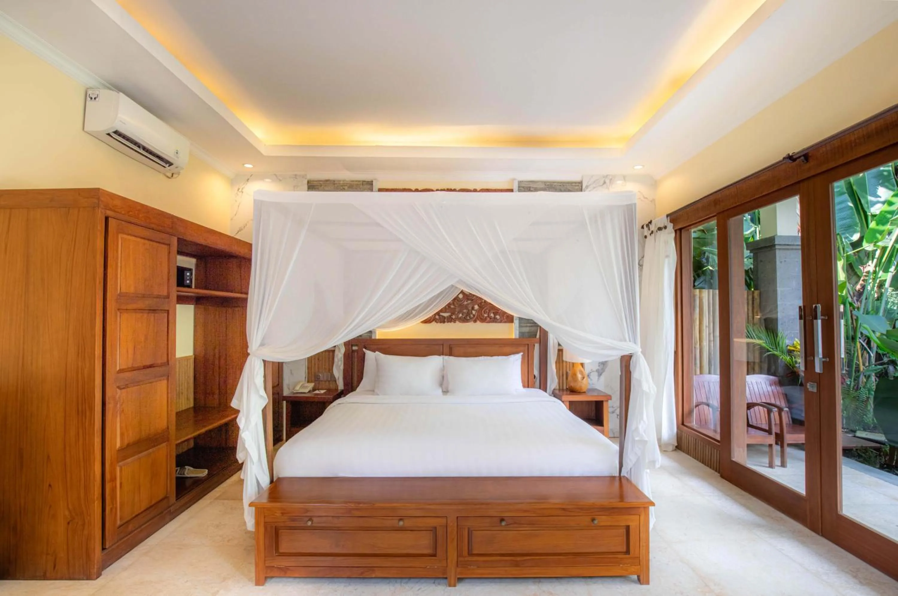 Bed in Suara Air Luxury Villa Ubud