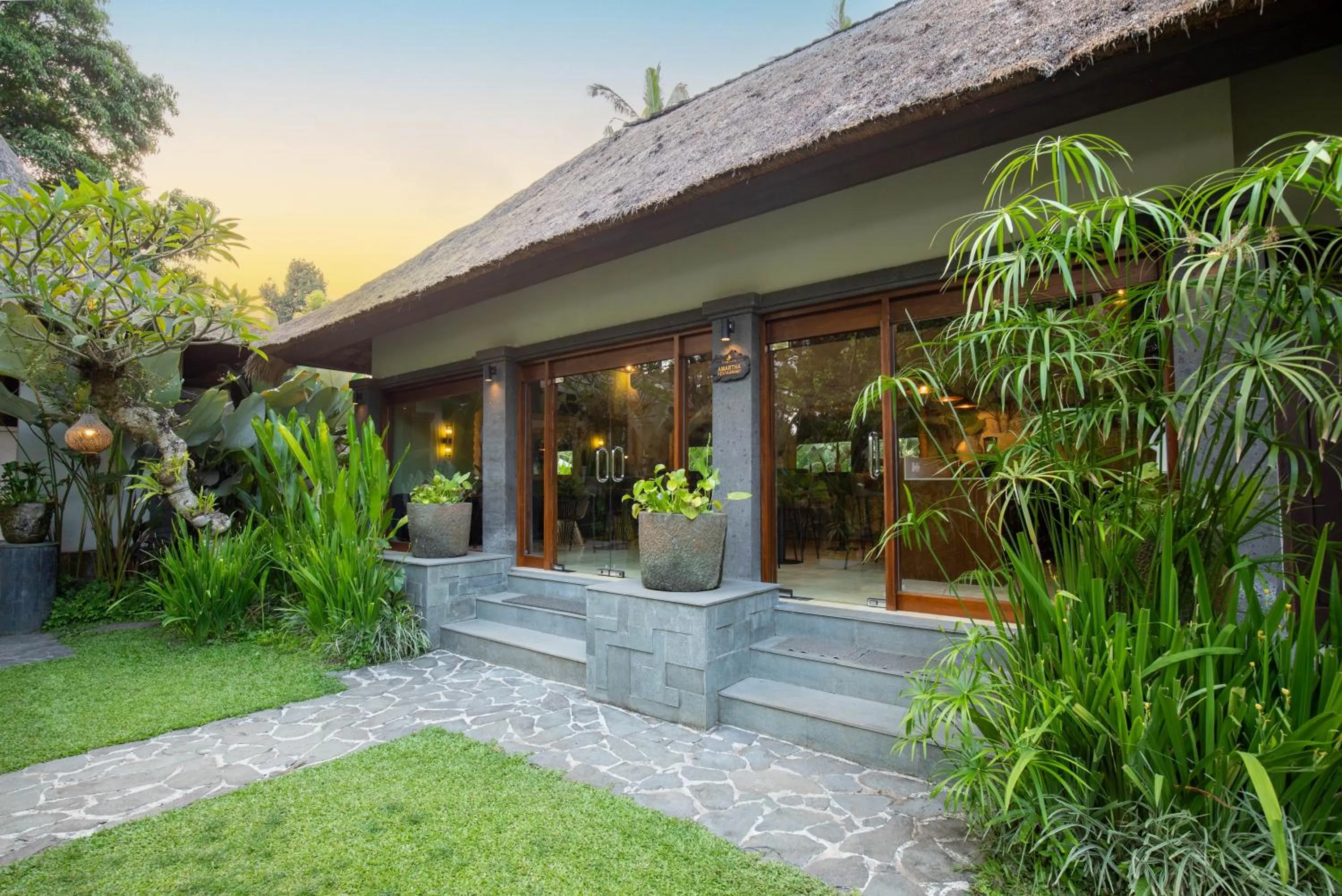 Lounge or bar in Suara Air Luxury Villa Ubud