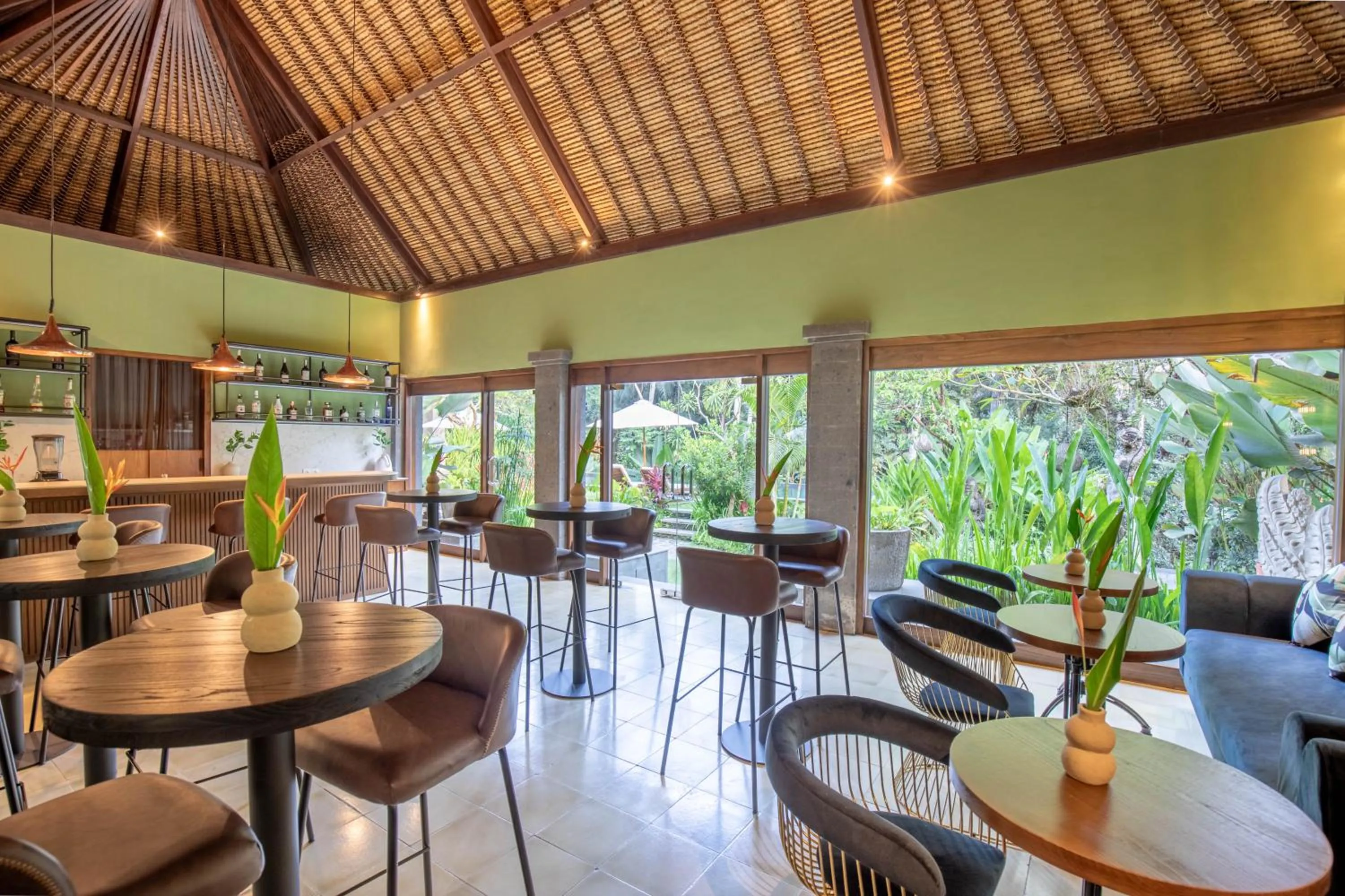 Lounge or bar in Suara Air Luxury Villa Ubud