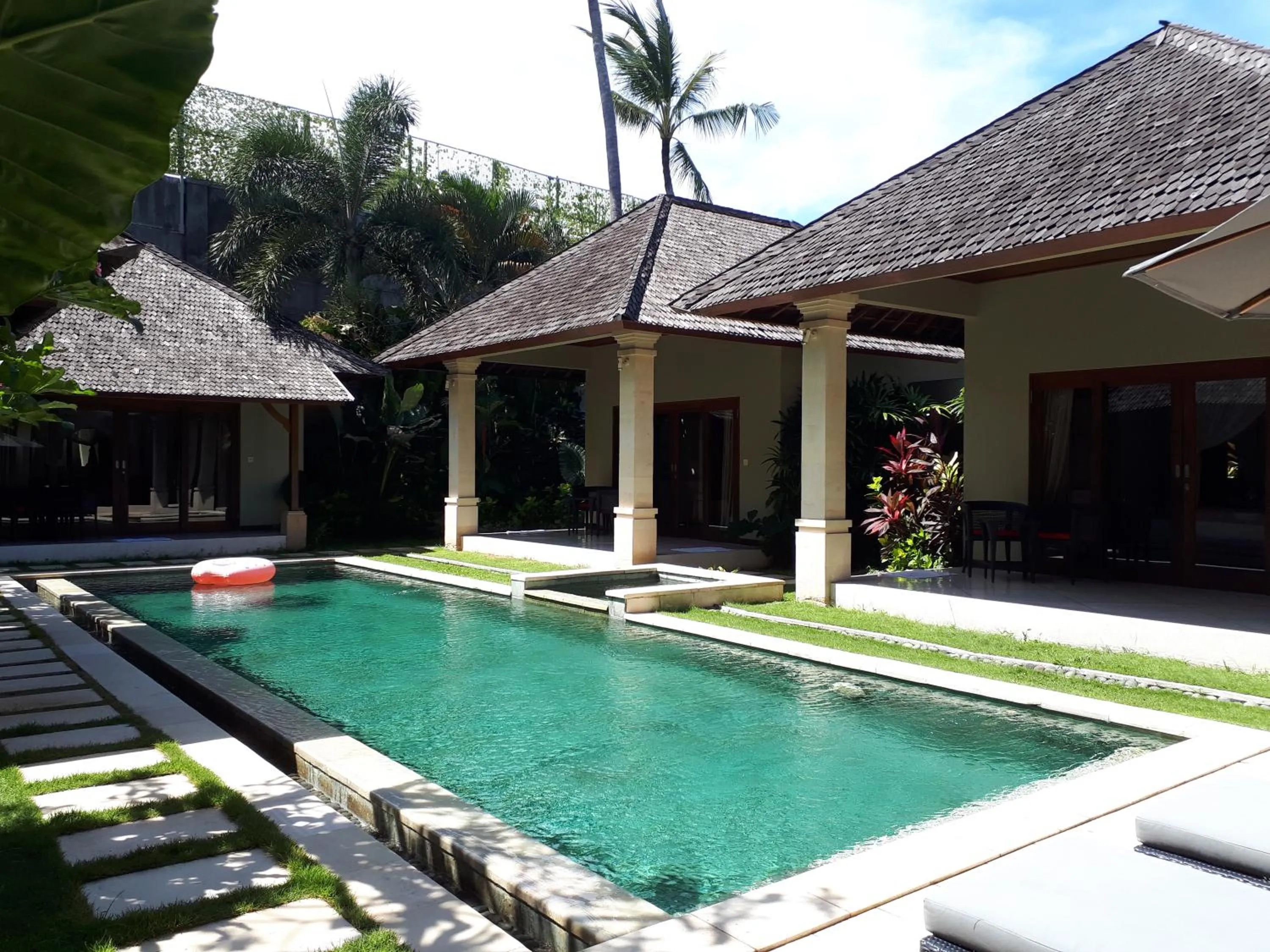 Swimming pool in Villa Zanissa