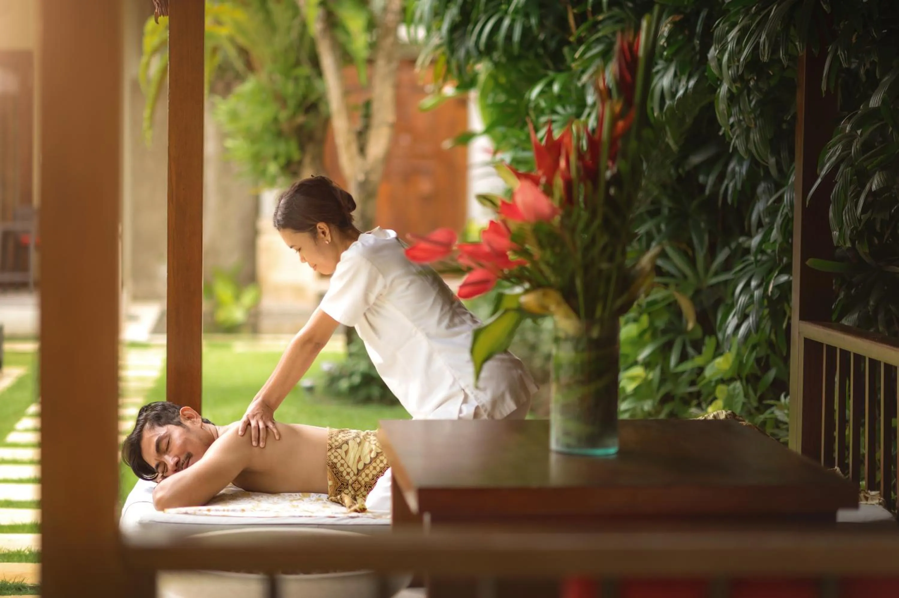Massage in Villa Zanissa