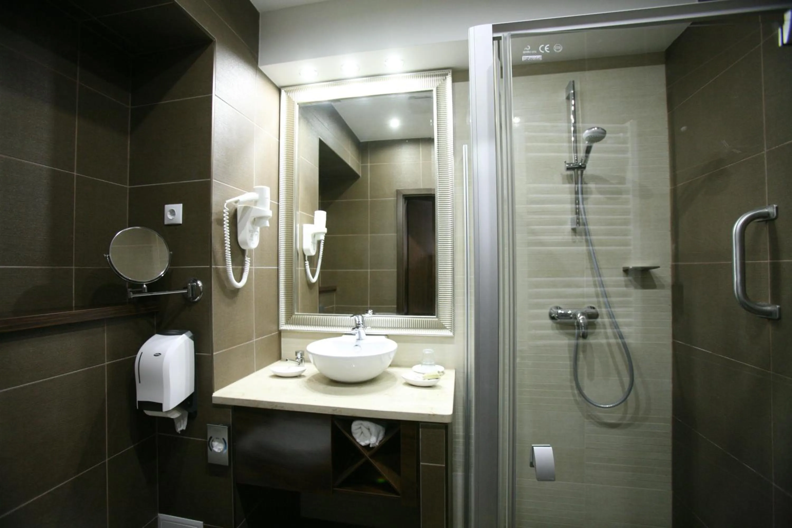 Shower in Bástya Konferencia és Wellness Hotel