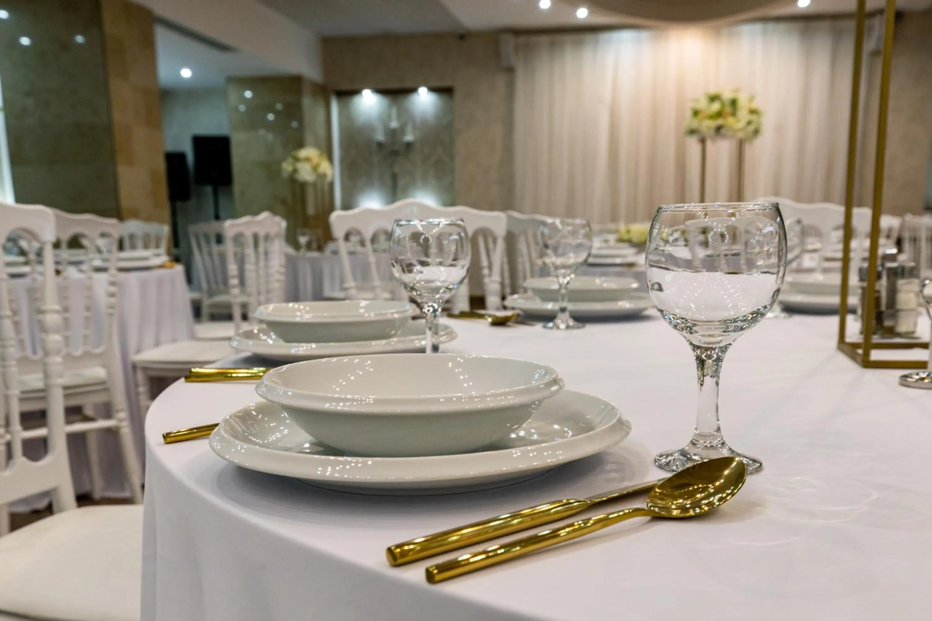 Restaurant/places to eat in Bástya Konferencia és Wellness Hotel