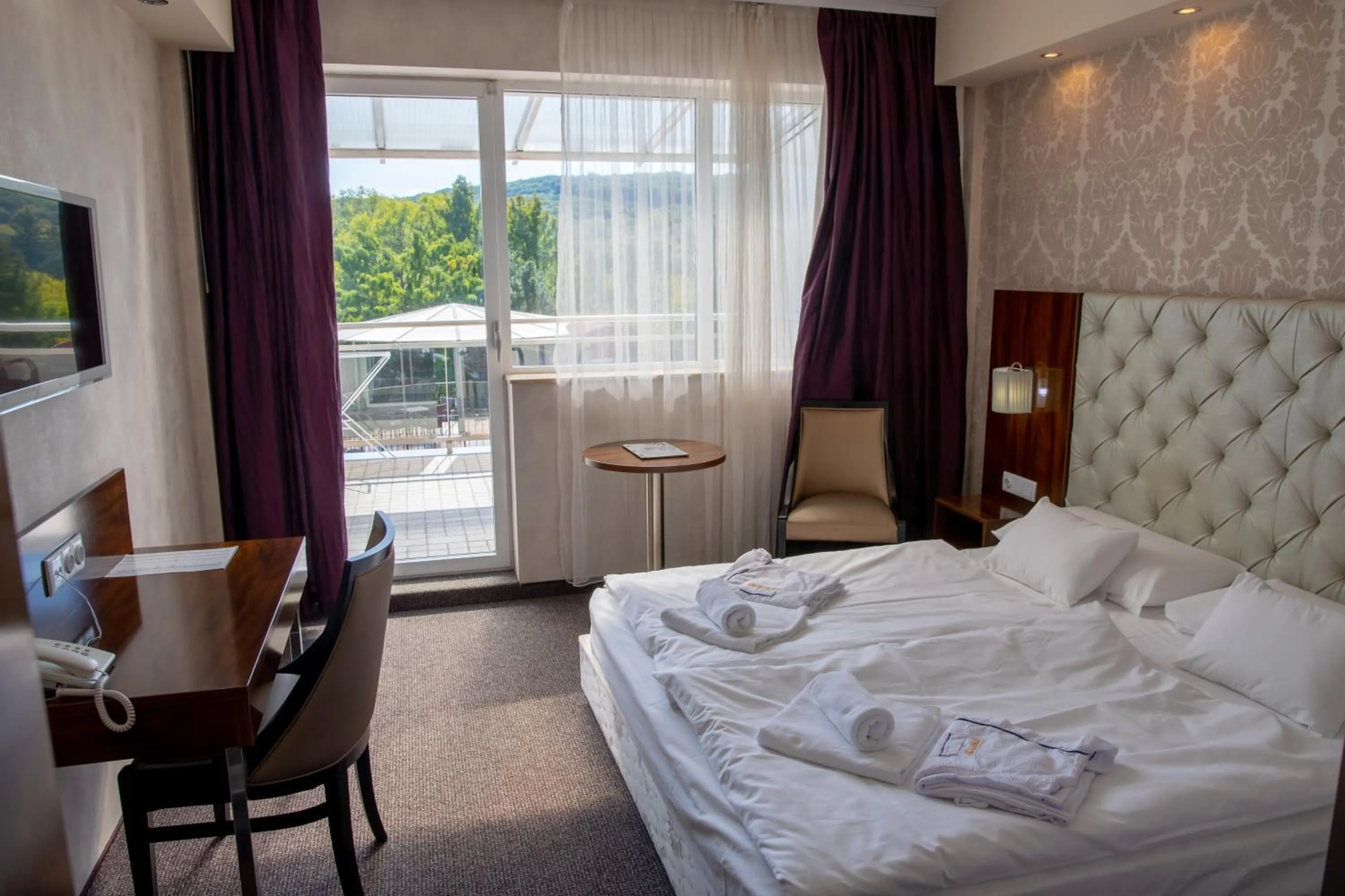 Bed in Bástya Konferencia és Wellness Hotel