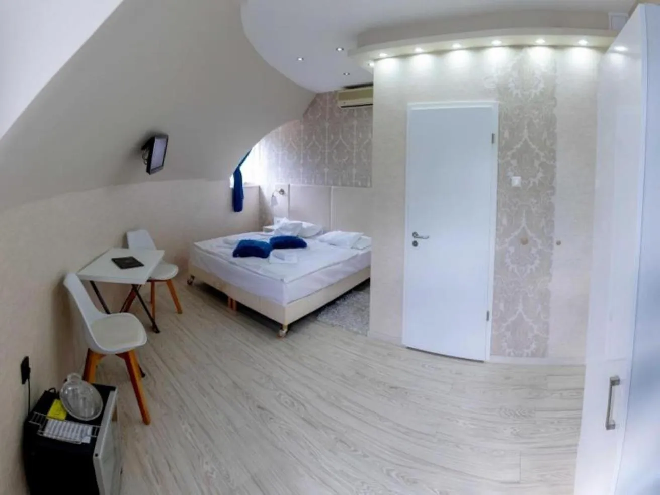 Photo of the whole room, Bed in Bástya Konferencia és Wellness Hotel