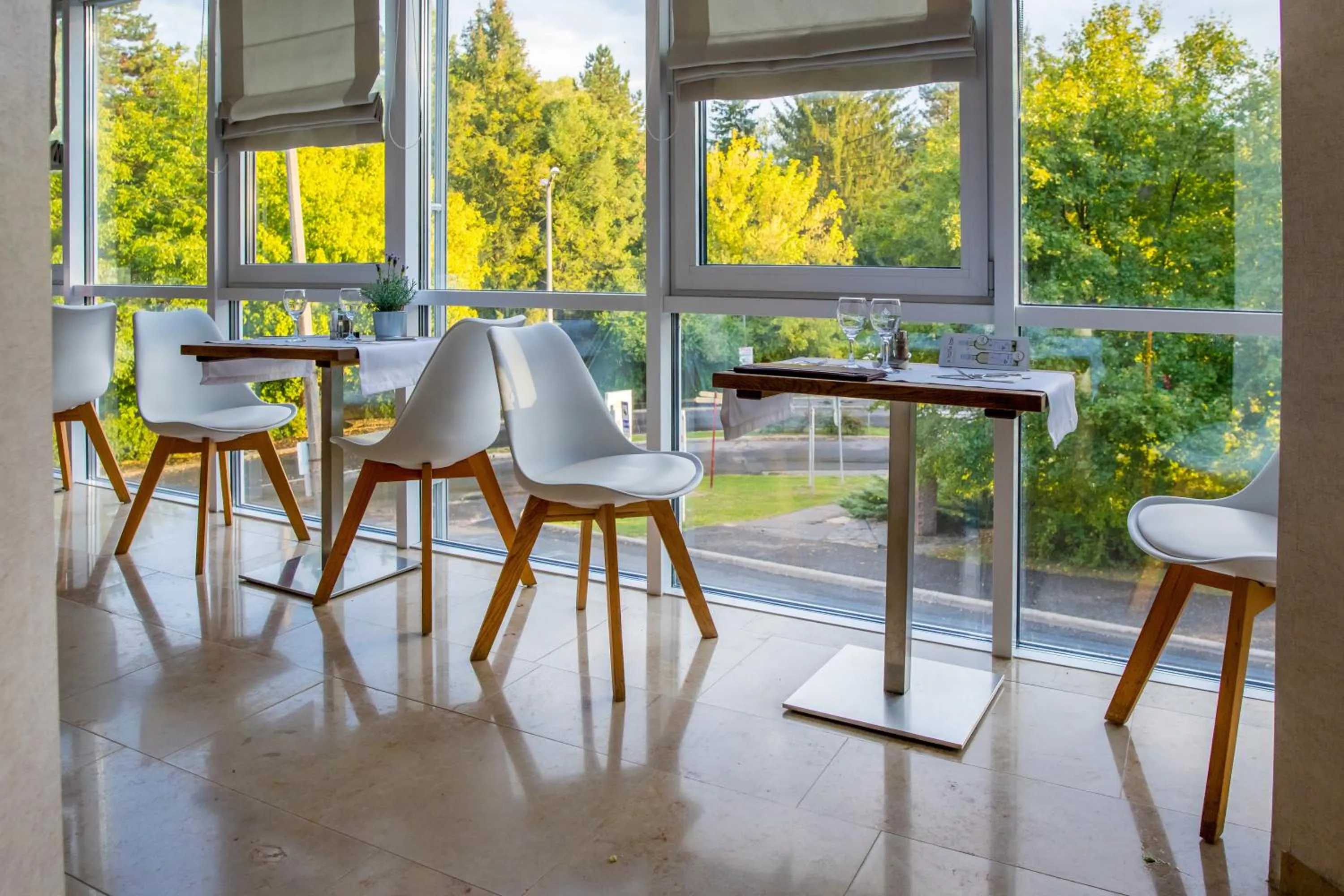 Restaurant/places to eat in Bástya Konferencia és Wellness Hotel