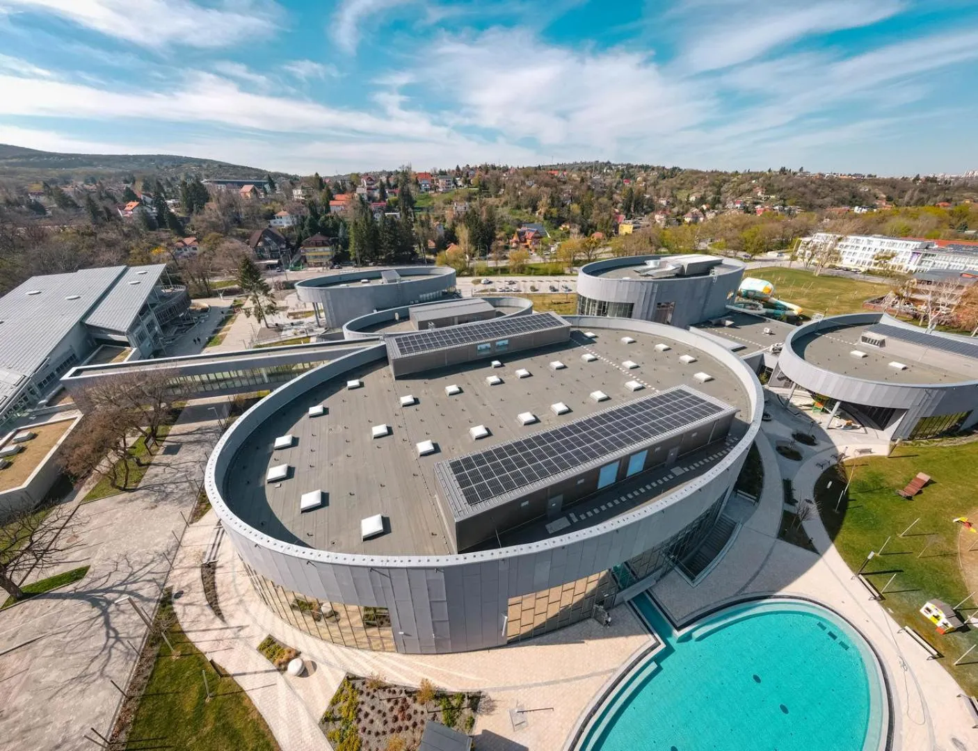 Swimming pool in Bástya Konferencia és Wellness Hotel