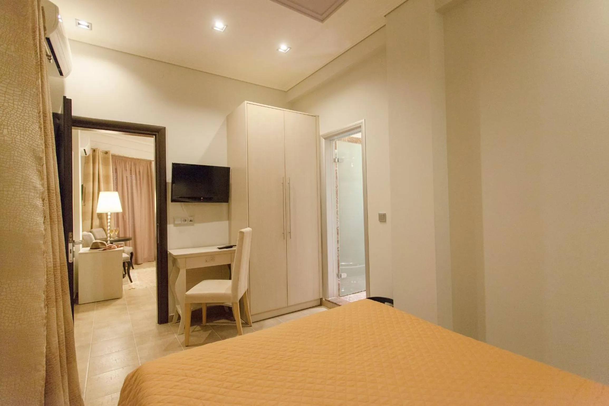 Bedroom, Bed in Hotel Aheron