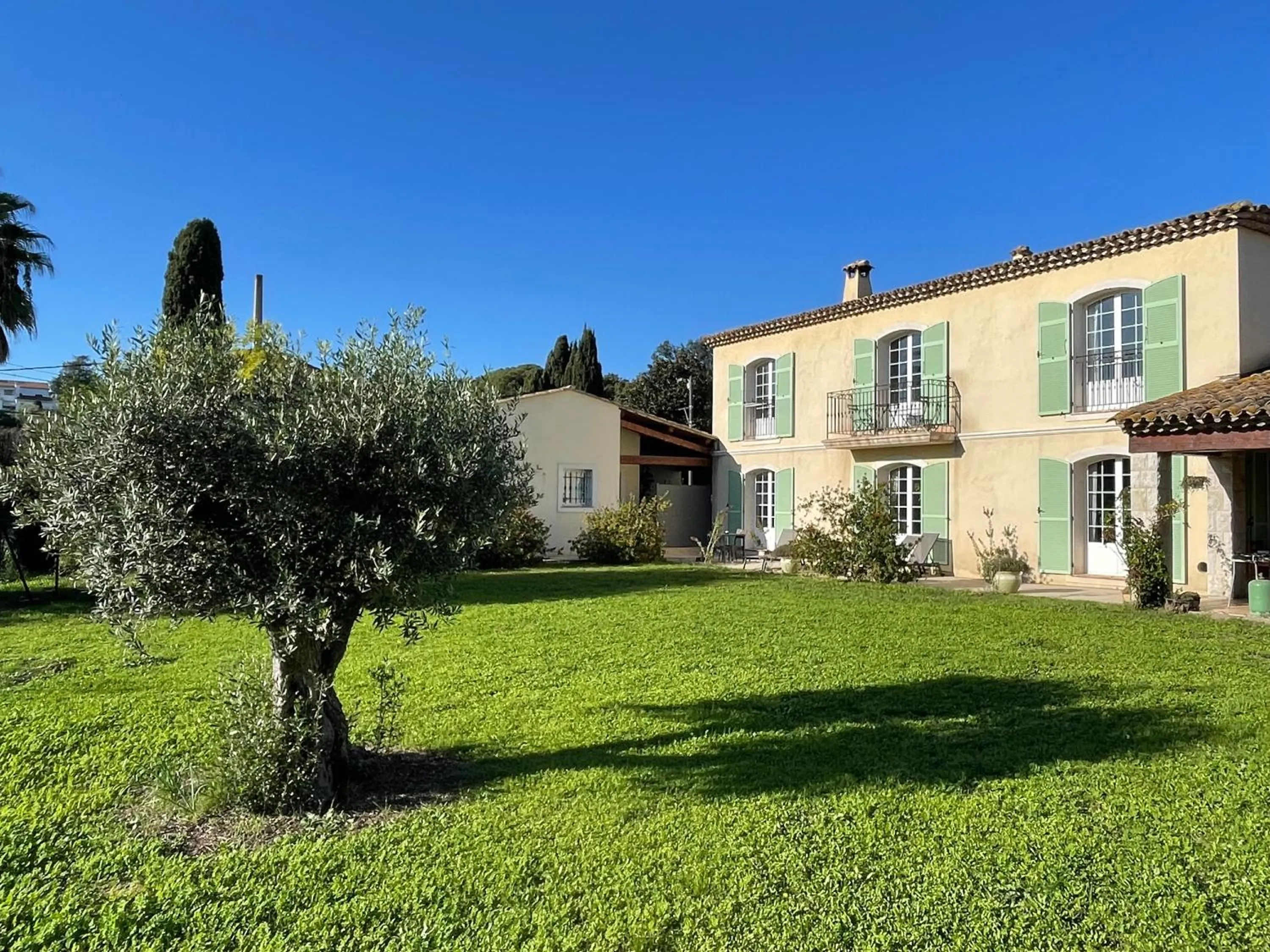 Property building in Chambre d'hôtes "La Bastide des Eucalyptus"