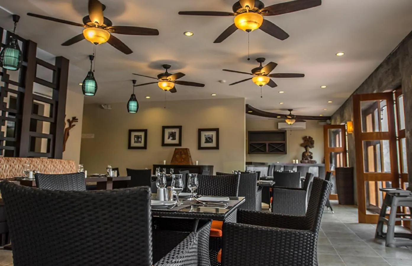 Restaurant/places to eat in Palo Santo Galápagos Hotel