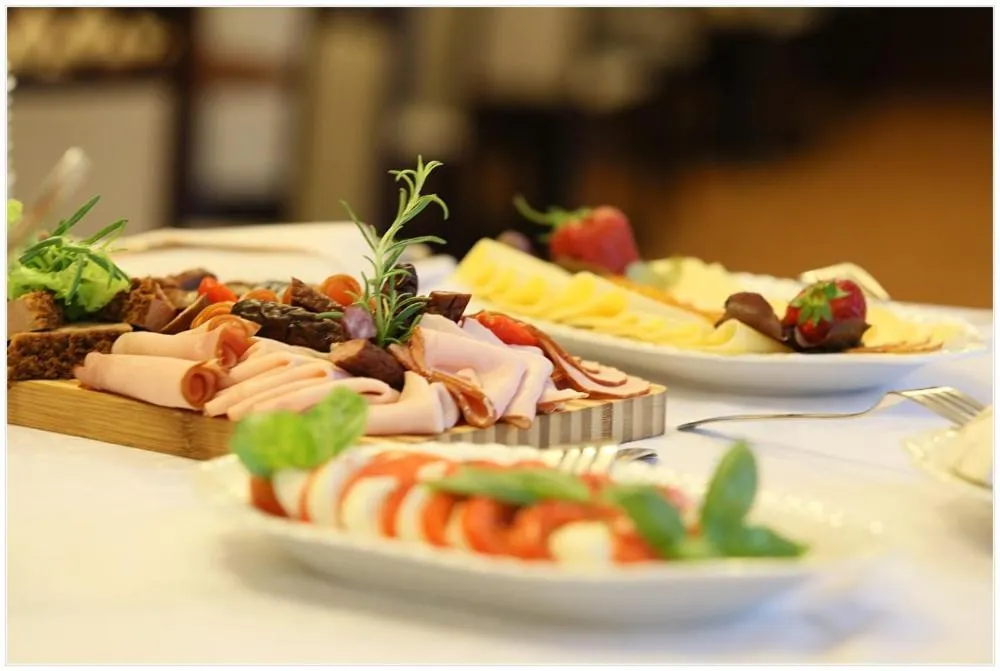 Buffet breakfast in Hotel Polonez