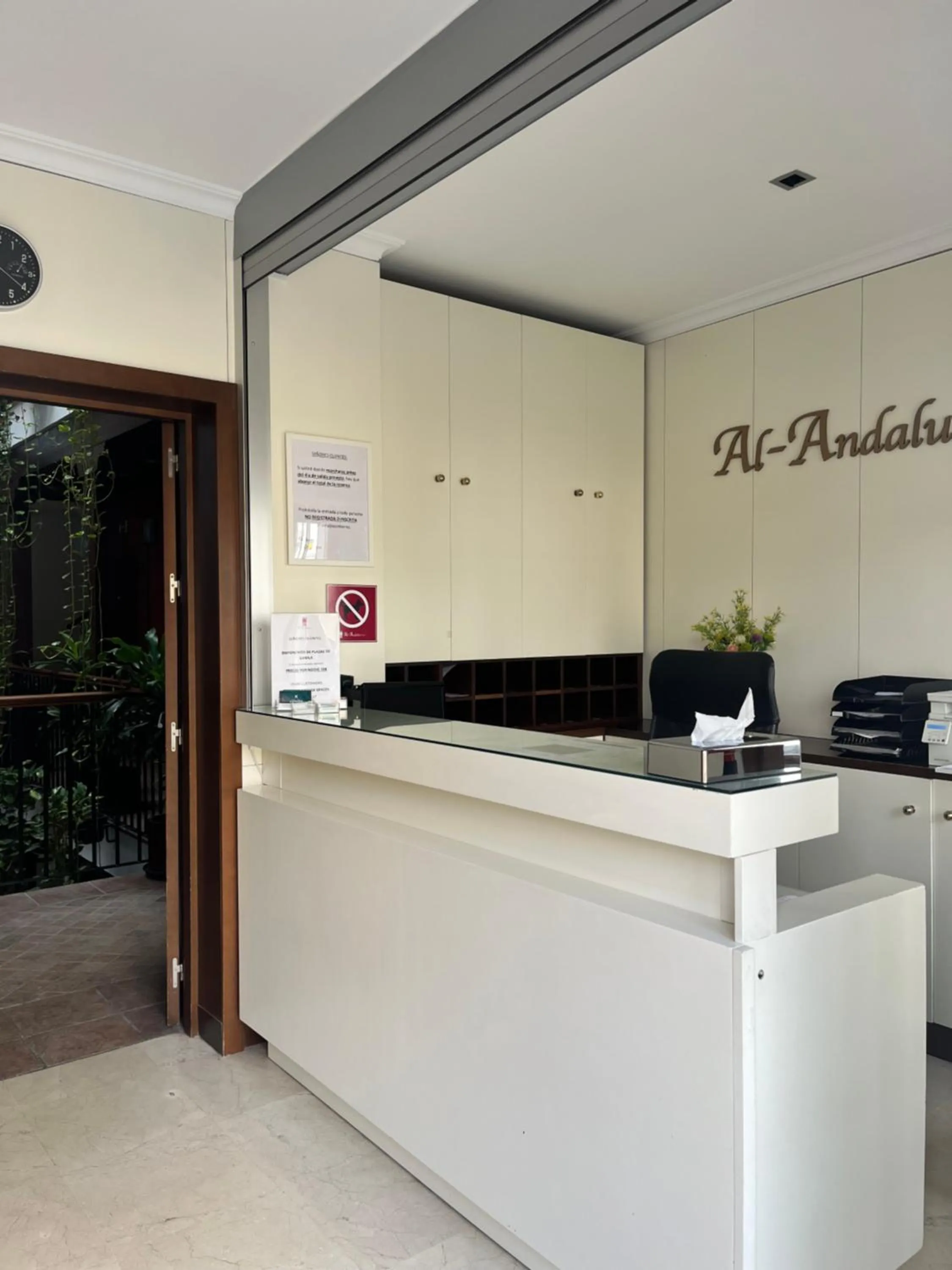 Lobby or reception in Hostal Al-Andalus