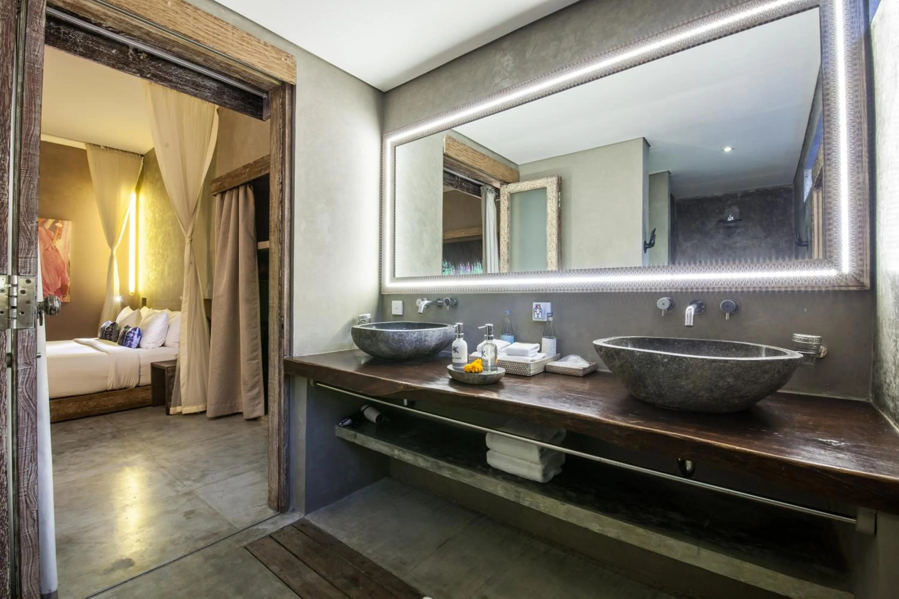 Bathroom, Bed in Blue Karma Dijiwa Seminyak