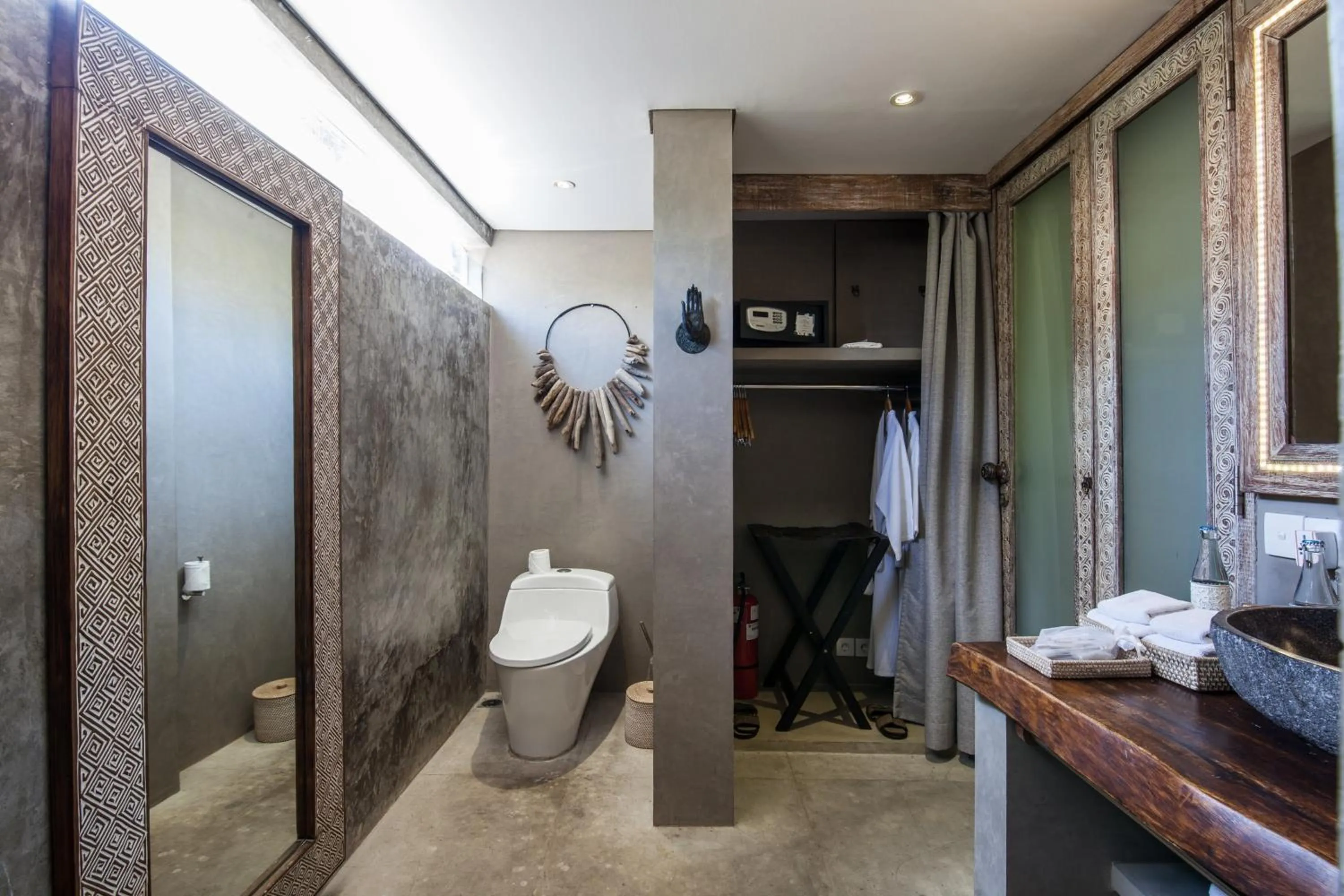 Toilet in Blue Karma Dijiwa Seminyak