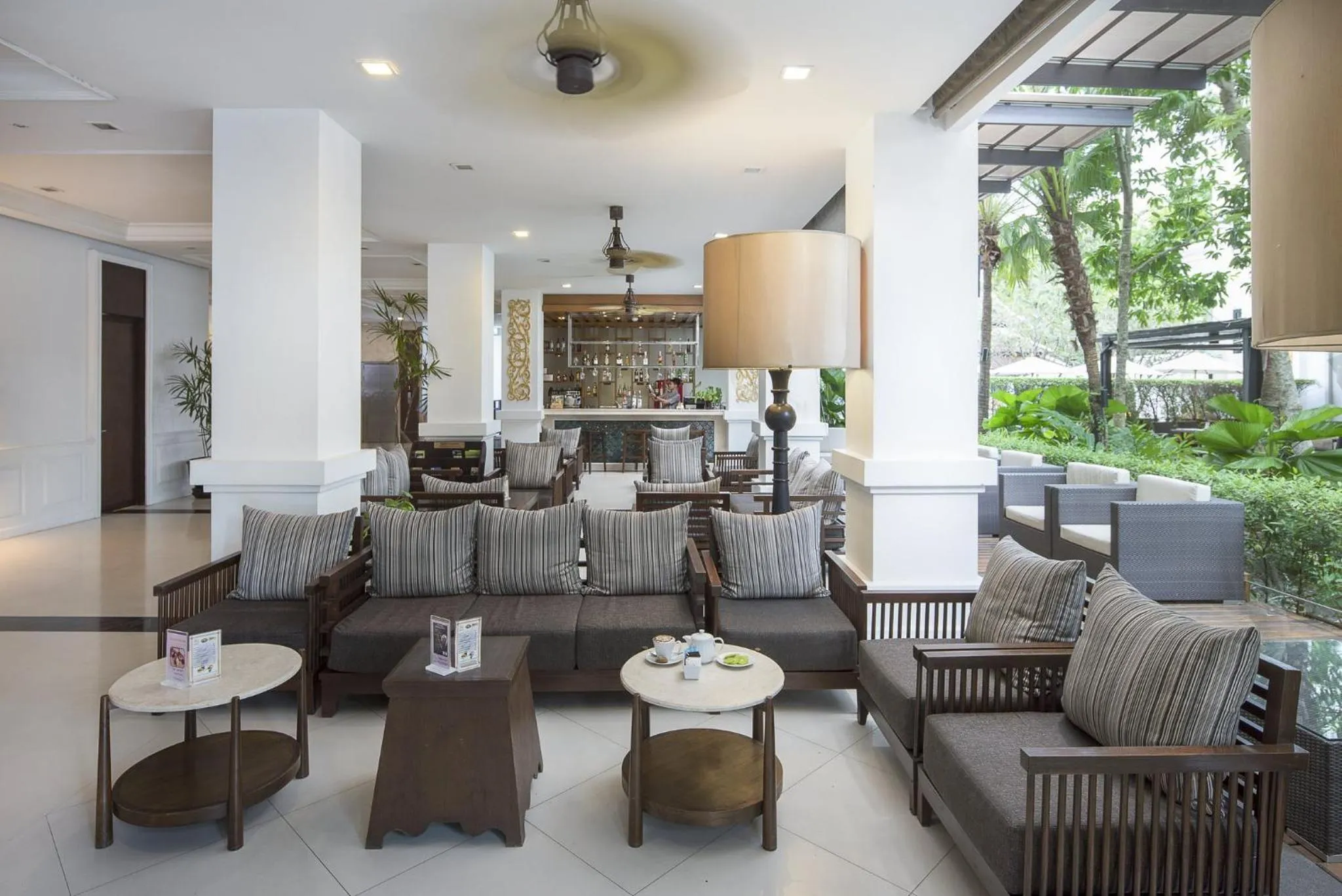 Lounge or bar in Centara Anda Dhevi Resort & Spa Krabi