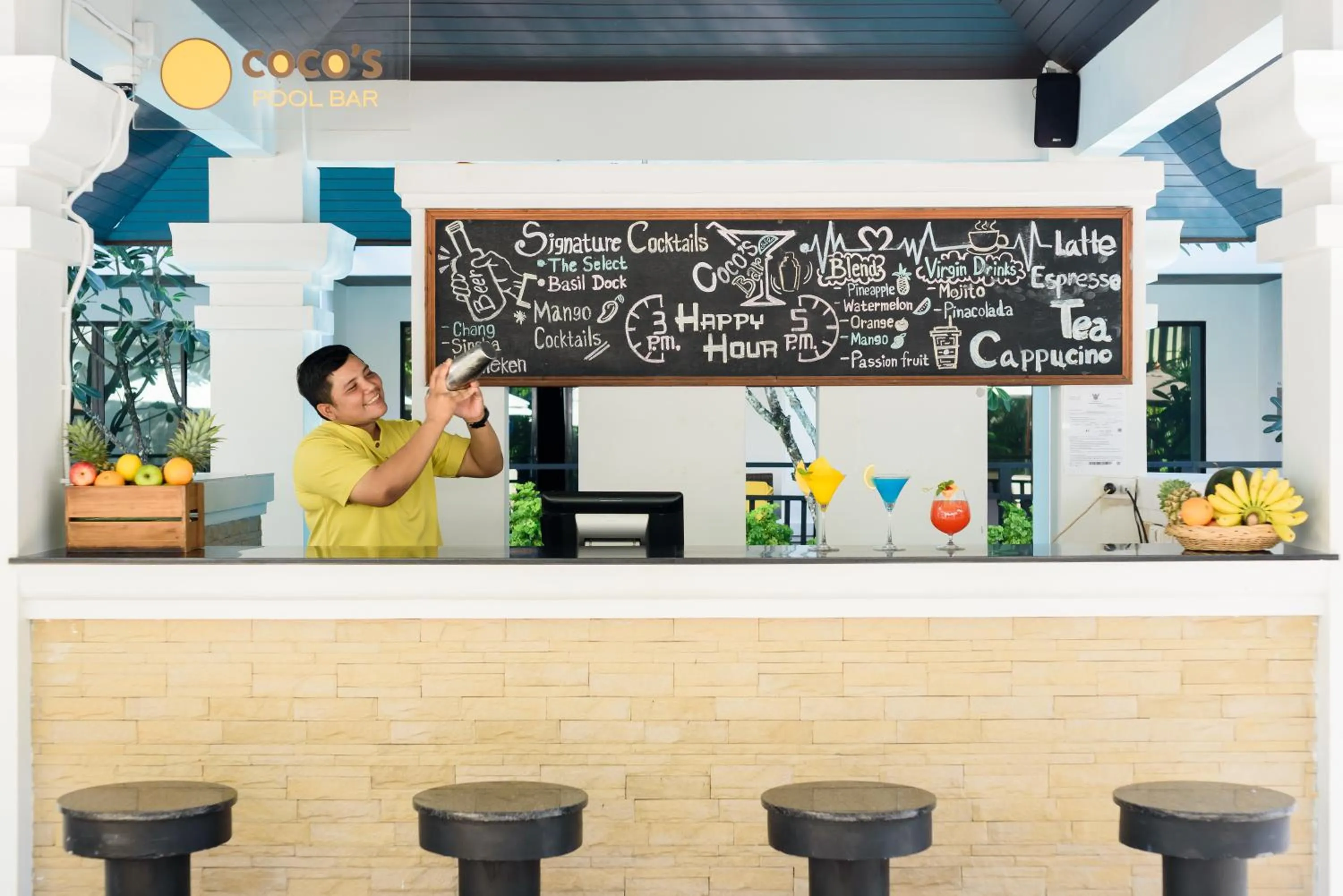 Lounge or bar in Centara Anda Dhevi Resort & Spa Krabi