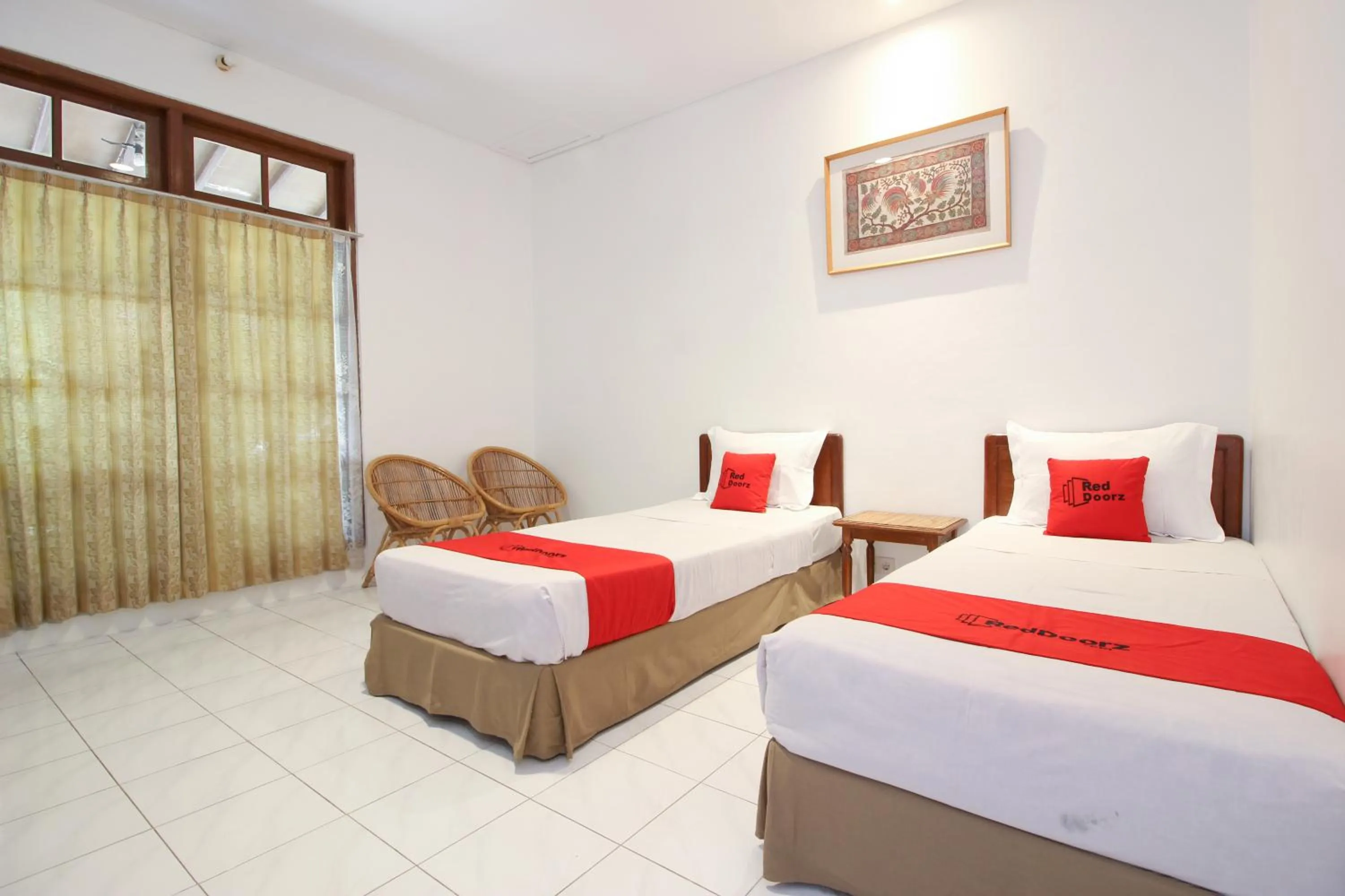 Bedroom, Bed in RedDoorz Plus near Alun Alun Selatan 2