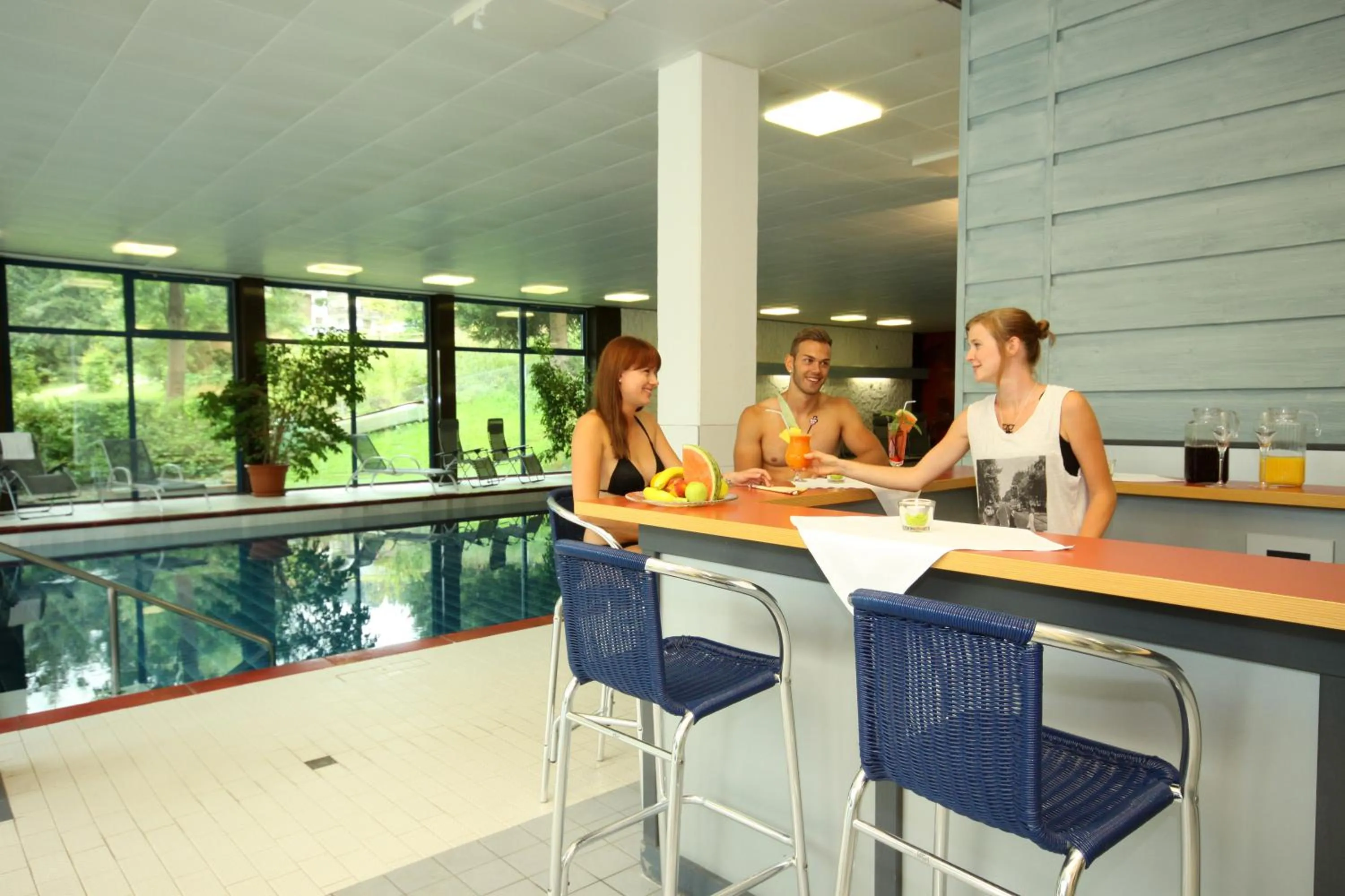 Swimming pool in Sporthotel Walliser