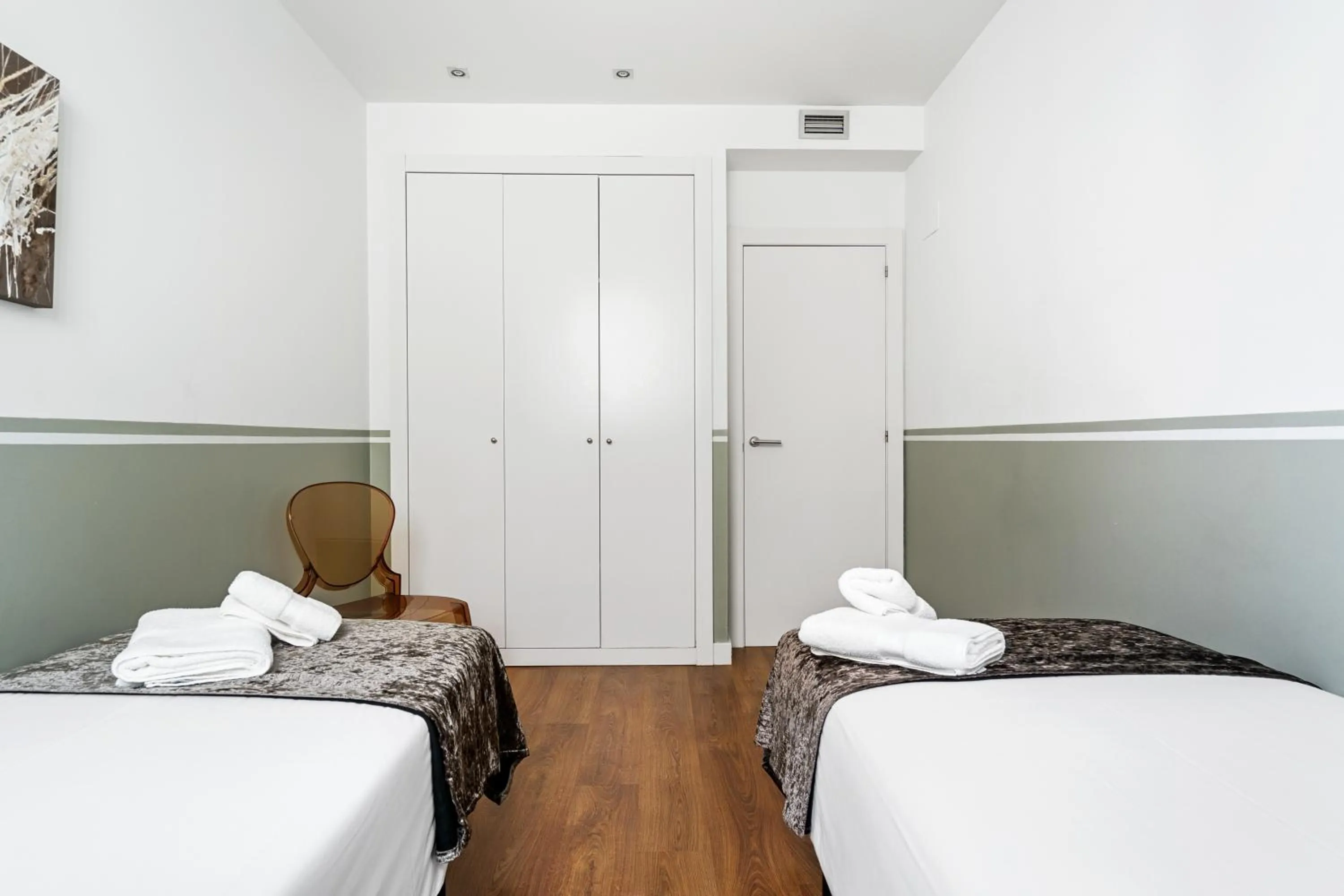 Photo of the whole room, Bed in Sensation Sagrada Familia