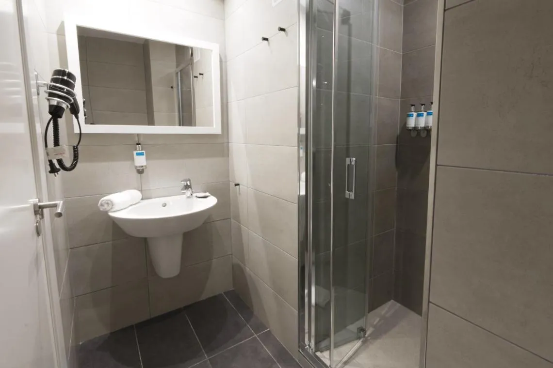 Bathroom in Sensation Sagrada Familia