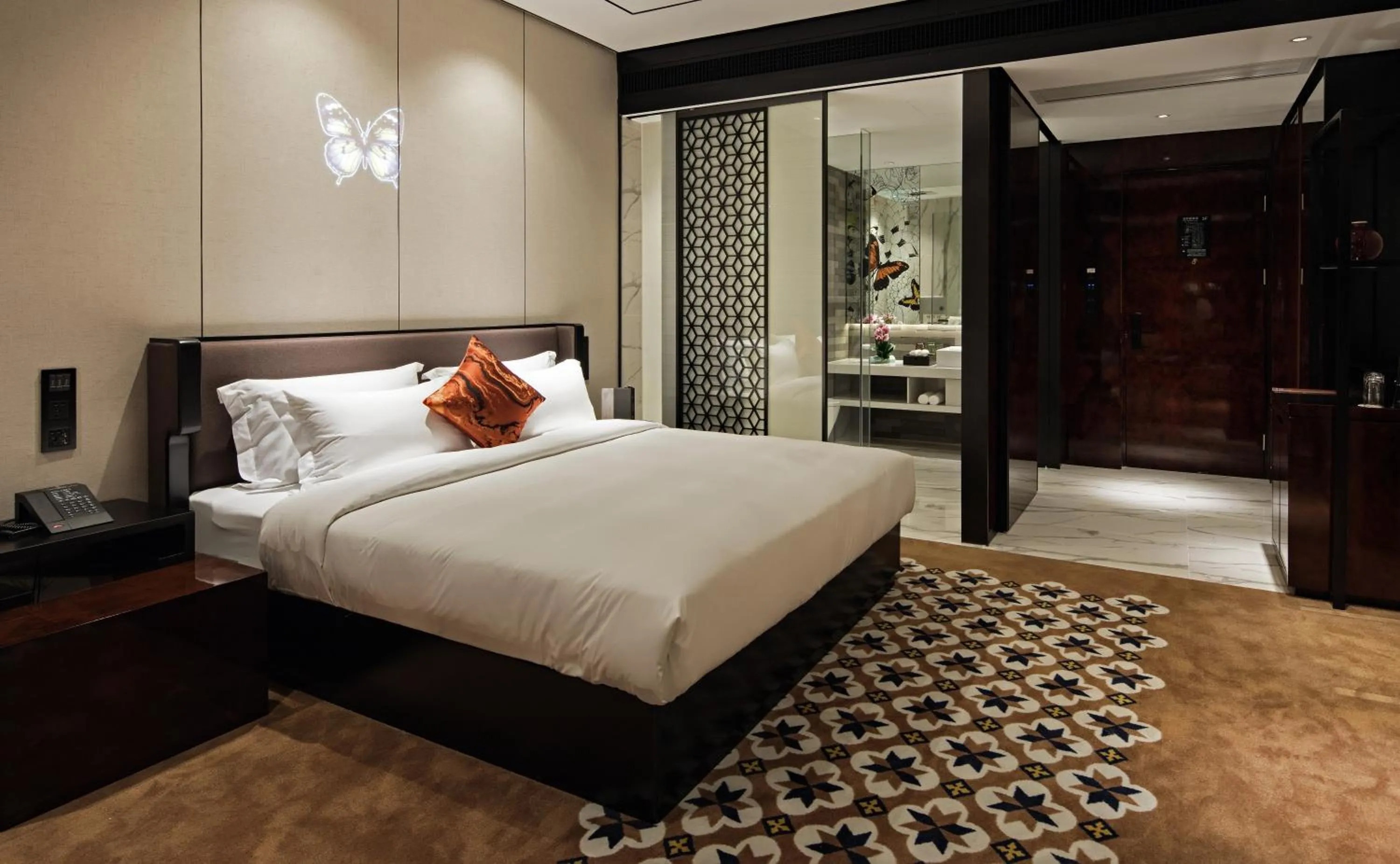 Bed in Paco Hotel Chebeinan Metro Guanghzou