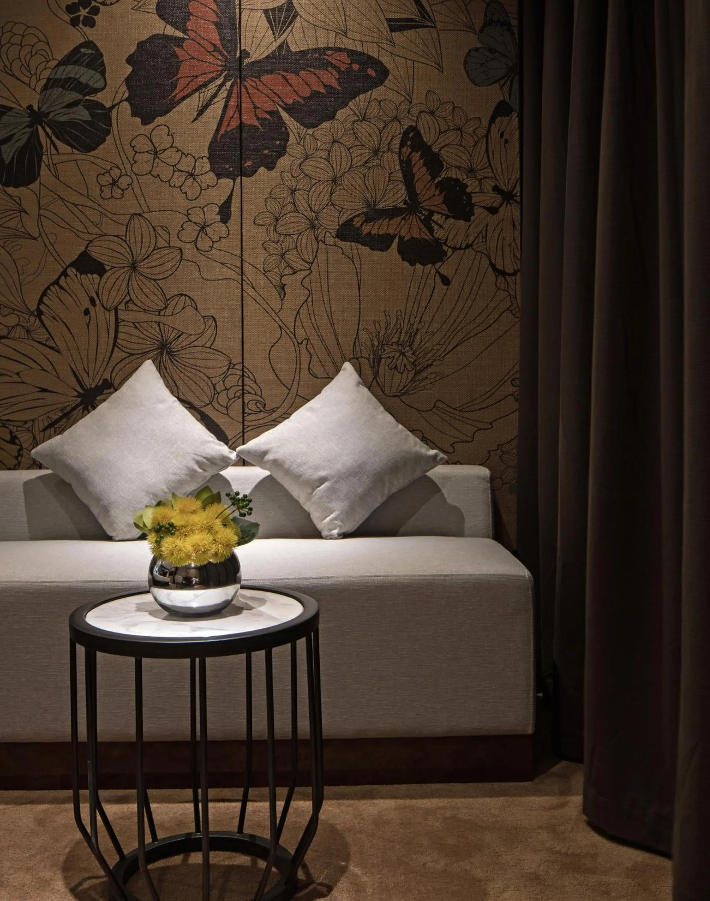 Seating area in Paco Hotel Chebeinan Metro Guanghzou