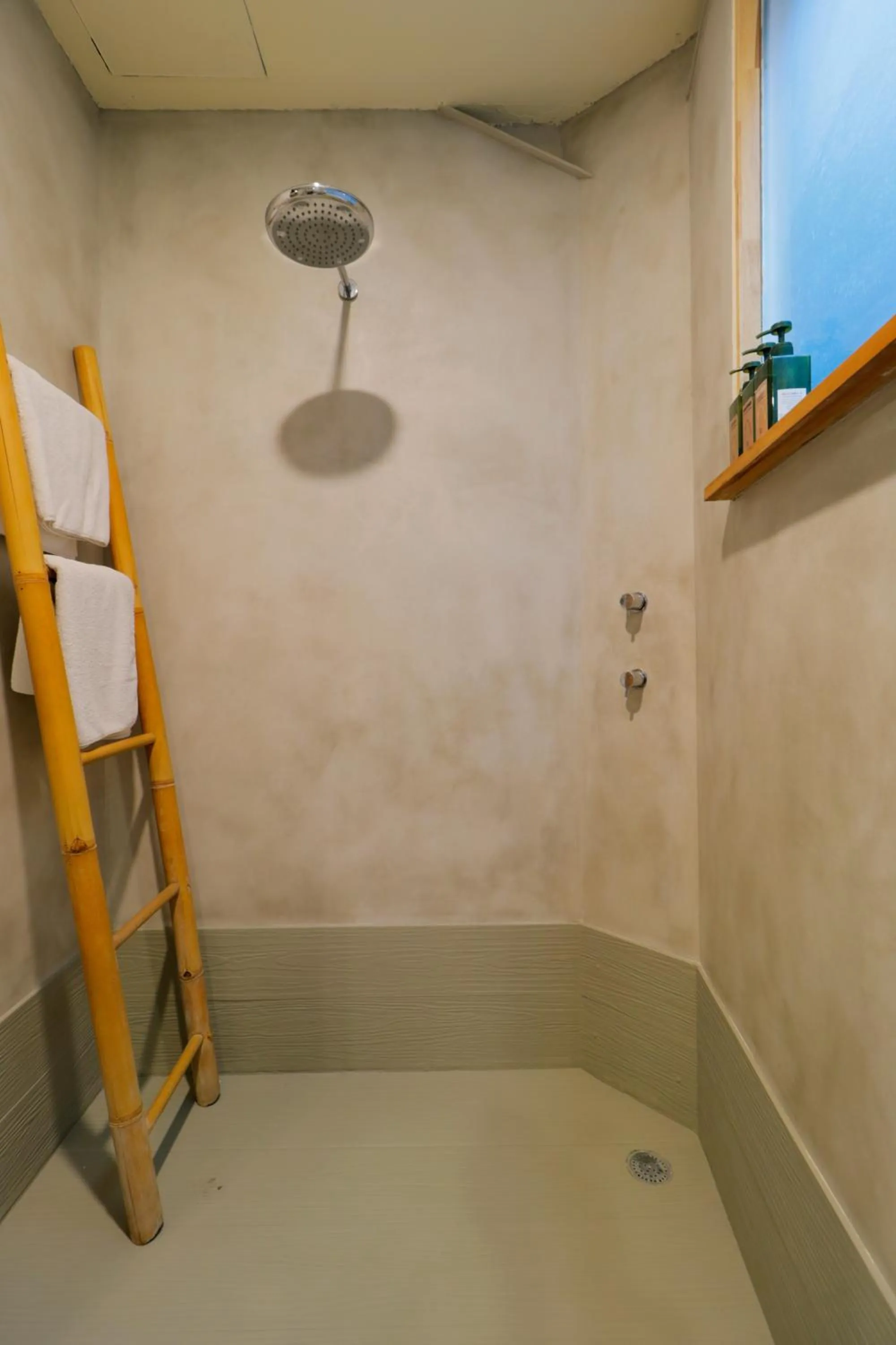 Shower in Clio Apartment