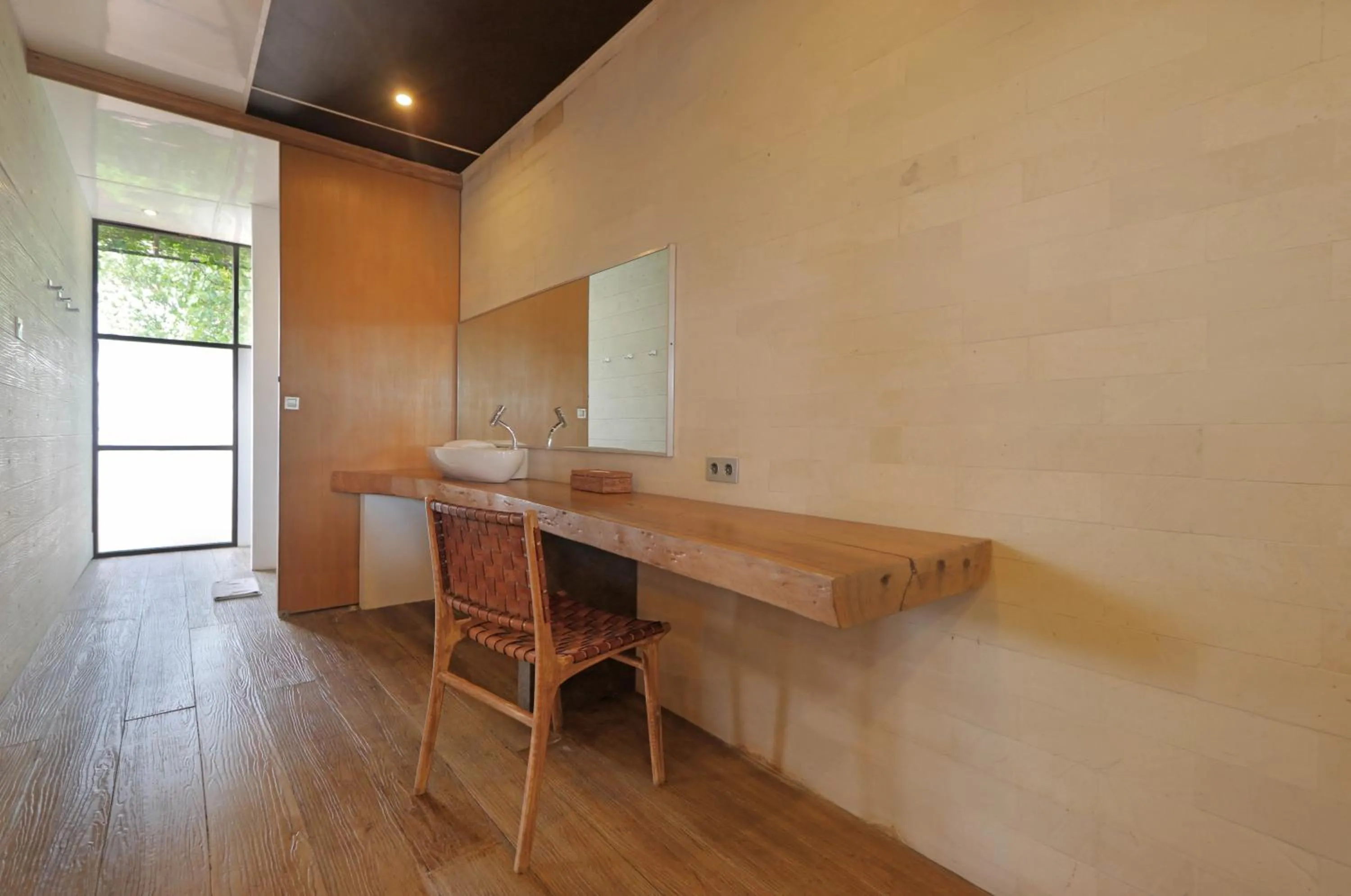 Bathroom in Clio Apartment