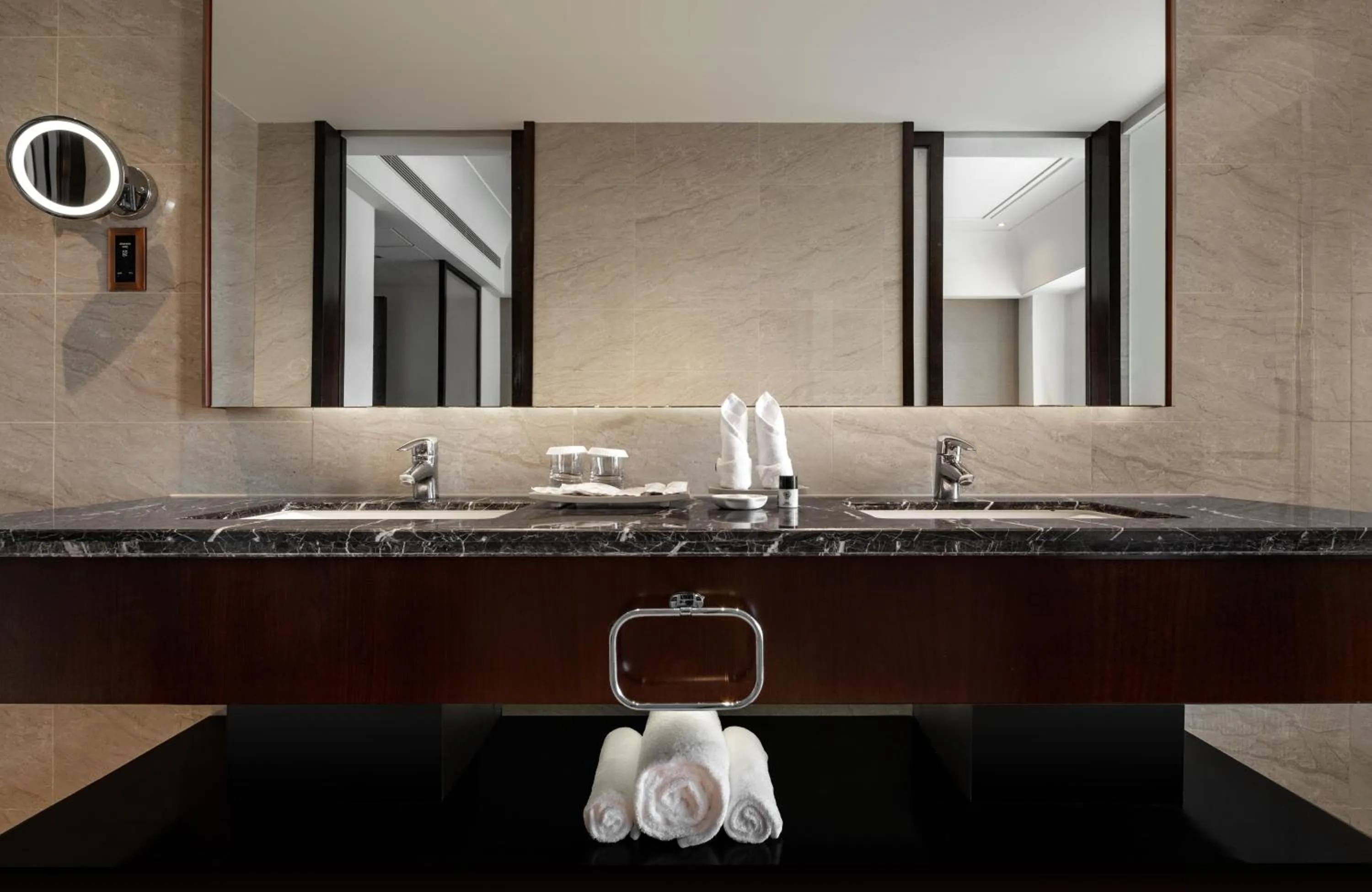 Bathroom in Mangrove Tree Resort World Sanya Bay-Coconut