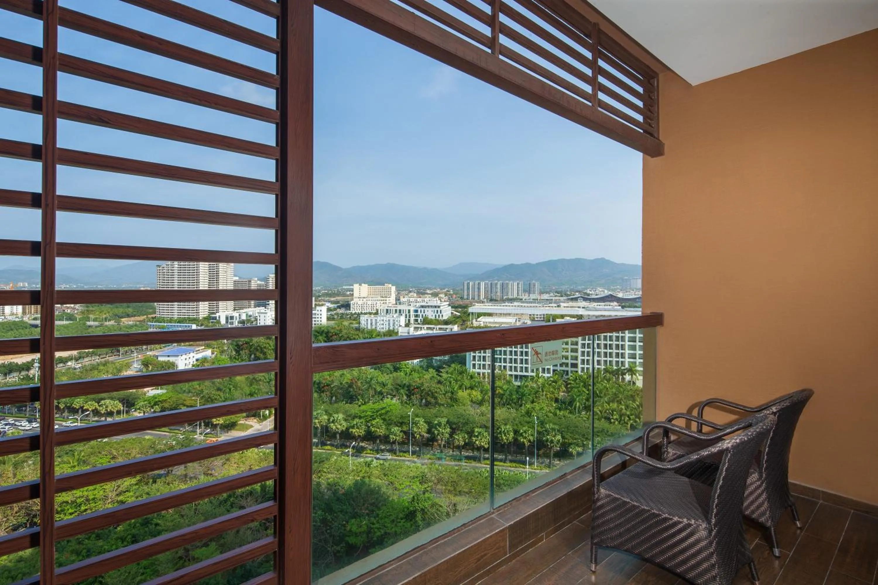 Balcony/Terrace in Mangrove Tree Resort World Sanya Bay-Coconut