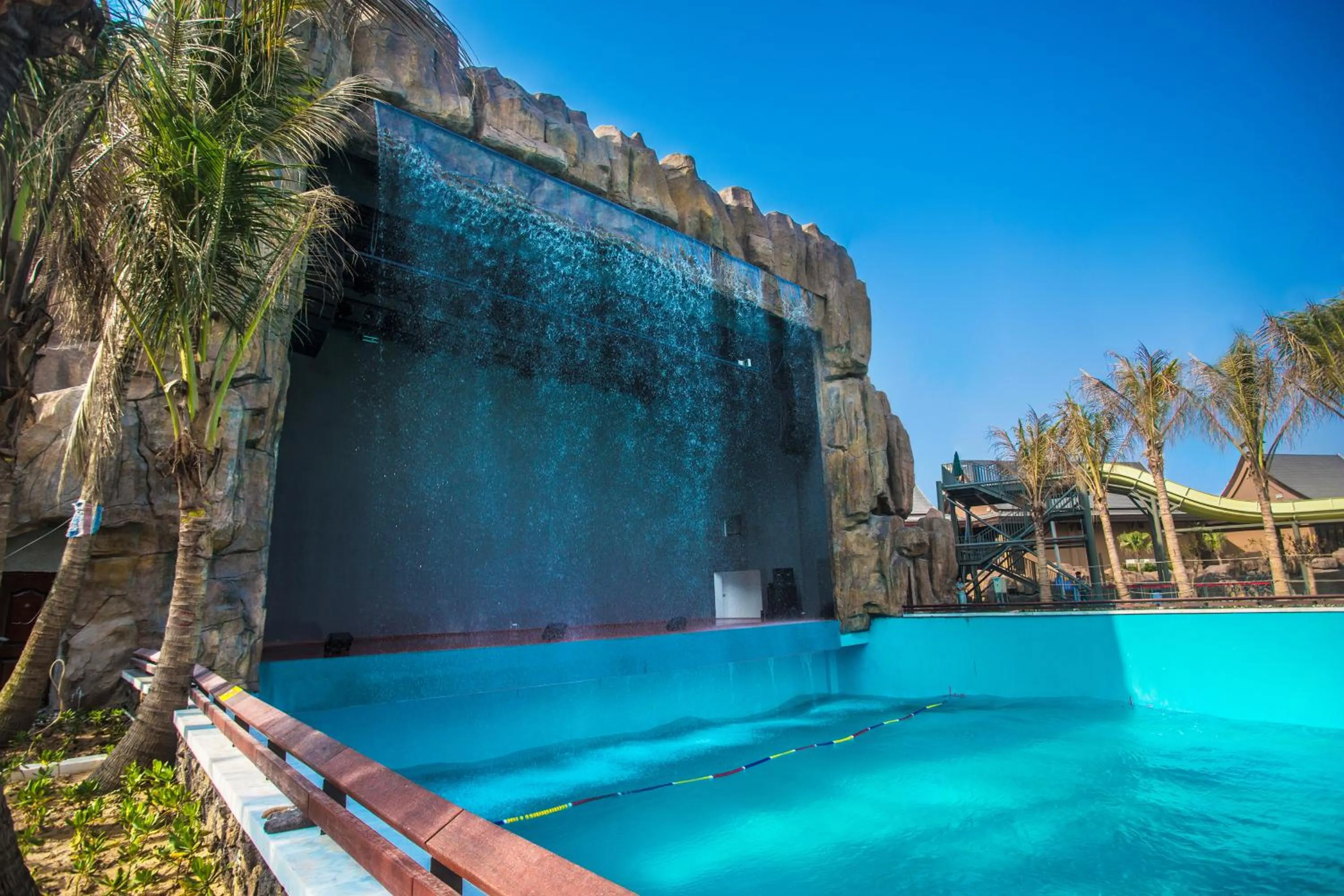 Aqua park in Mangrove Tree Resort World Sanya Bay-Coconut