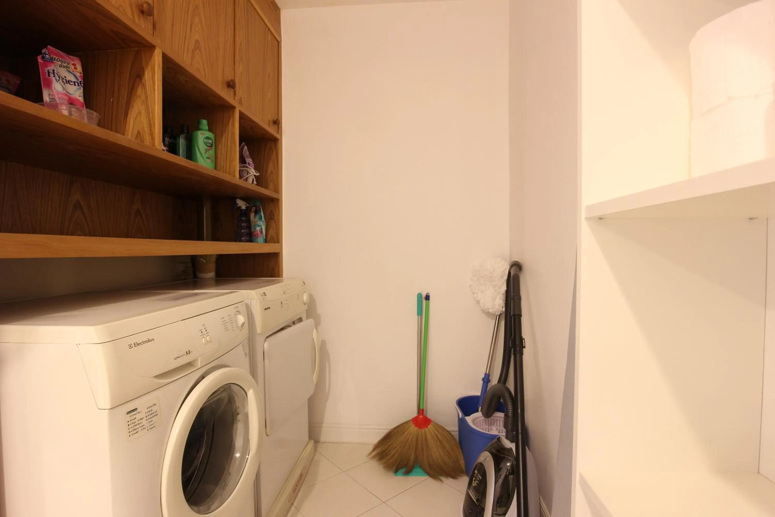 washing machine in Serena Sathorn Suites